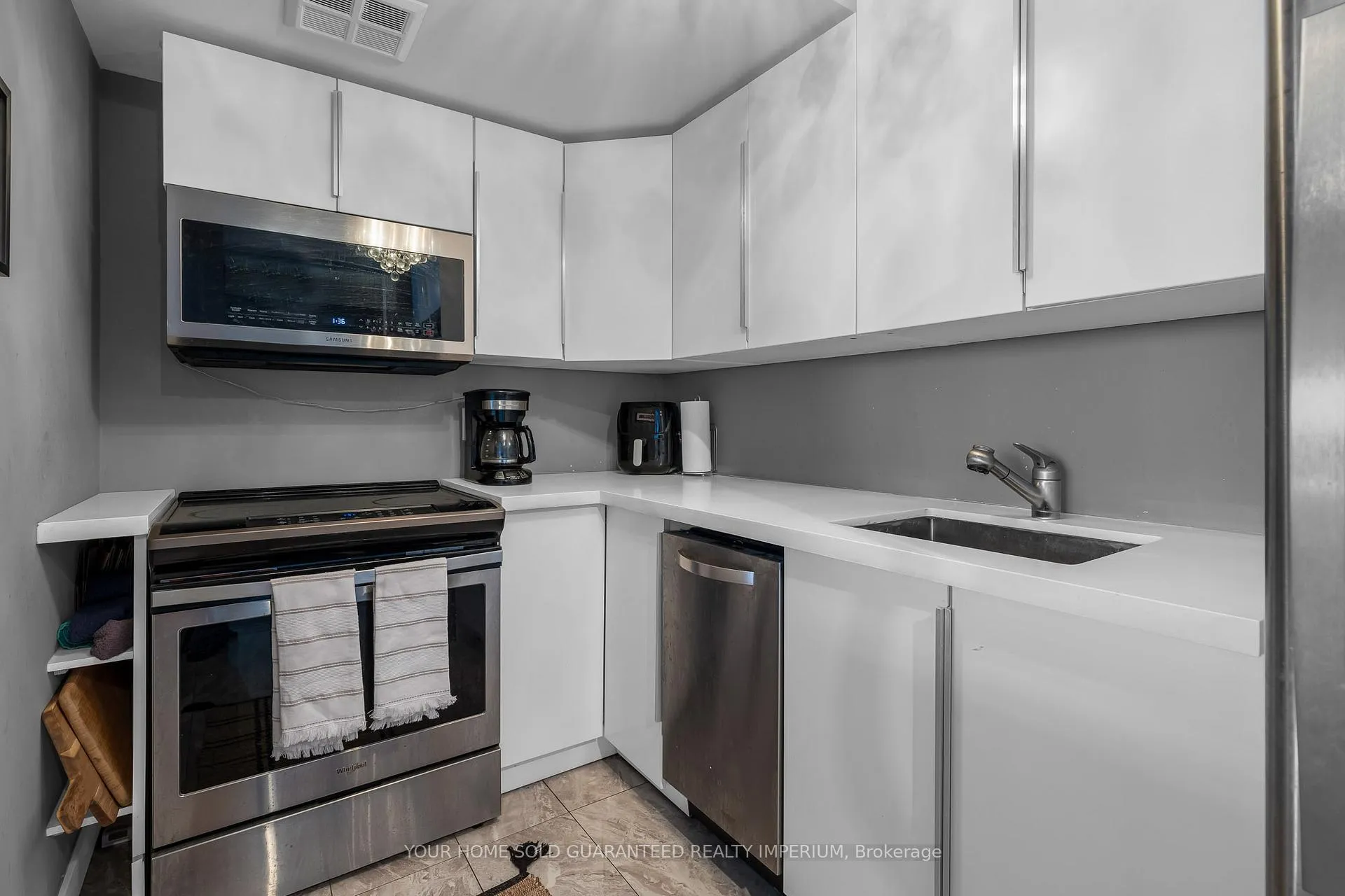 Photo 7 of Unit 1406, 150 Charlton Avenue E, Hamilton, Corktown — HOMEH