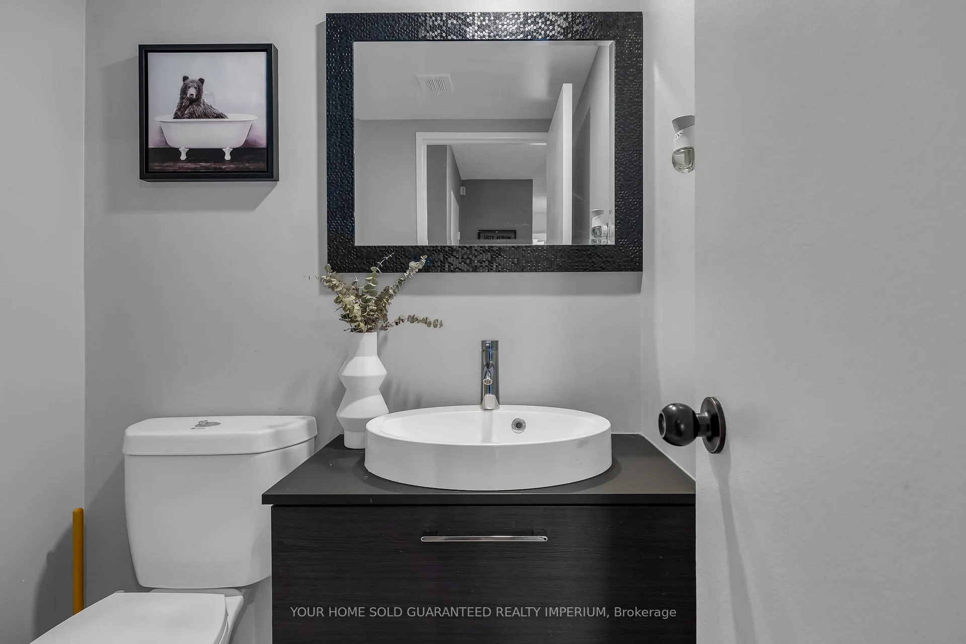 Photo 9 of Unit 1406, 150 Charlton Avenue E, Hamilton, Corktown — HOMEH