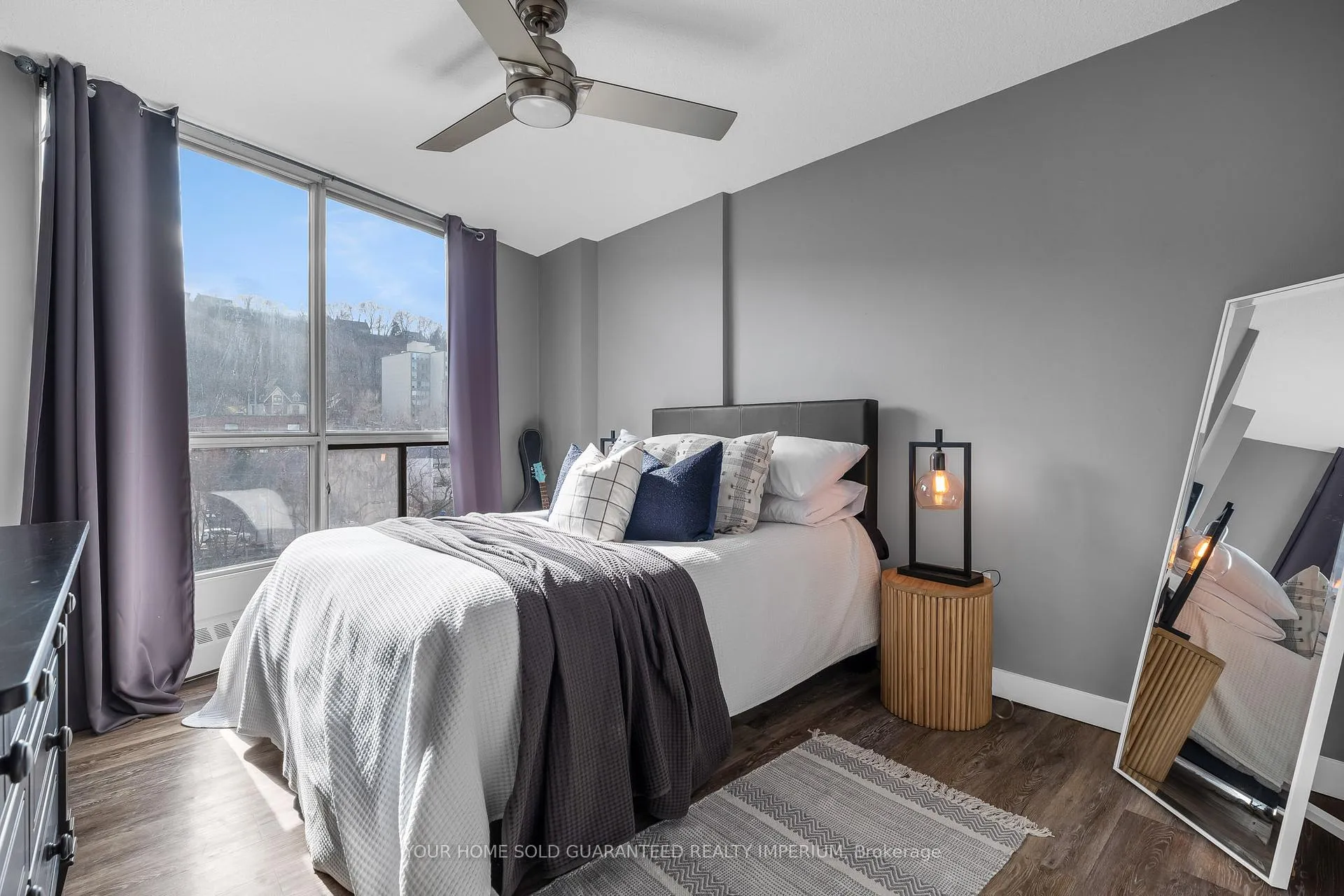 Photo 10 of Unit 1406, 150 Charlton Avenue E, Hamilton, Corktown — HOMEH