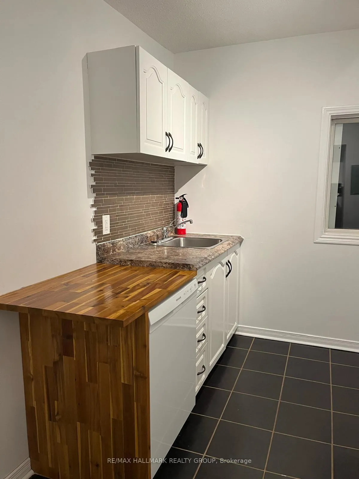 Photo 4 of Unit 2, 133 Spadina Avenue, Ottawa, Hintonburg — HOMEH