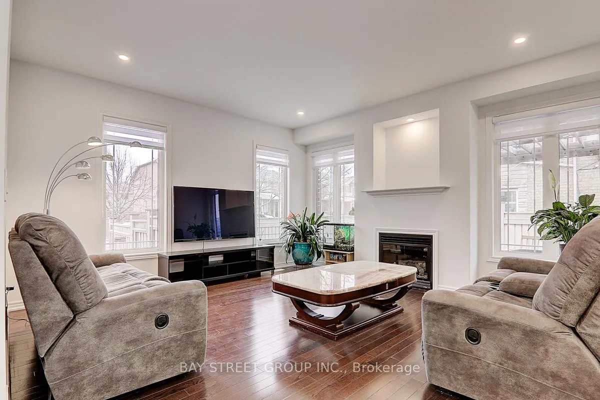 Photo 7 of 201 Bilbrough Street, Aurora, Bayview Northeast — HOMEH