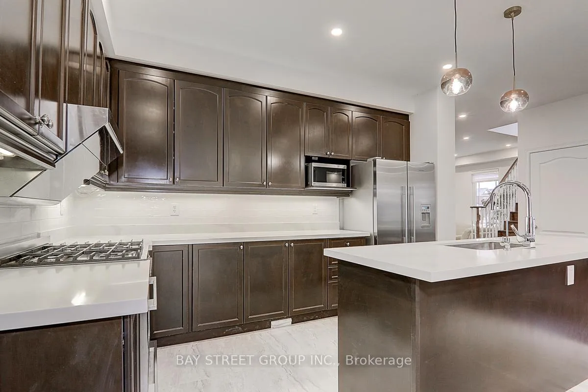 Photo 10 of 201 Bilbrough Street, Aurora, Bayview Northeast — HOMEH