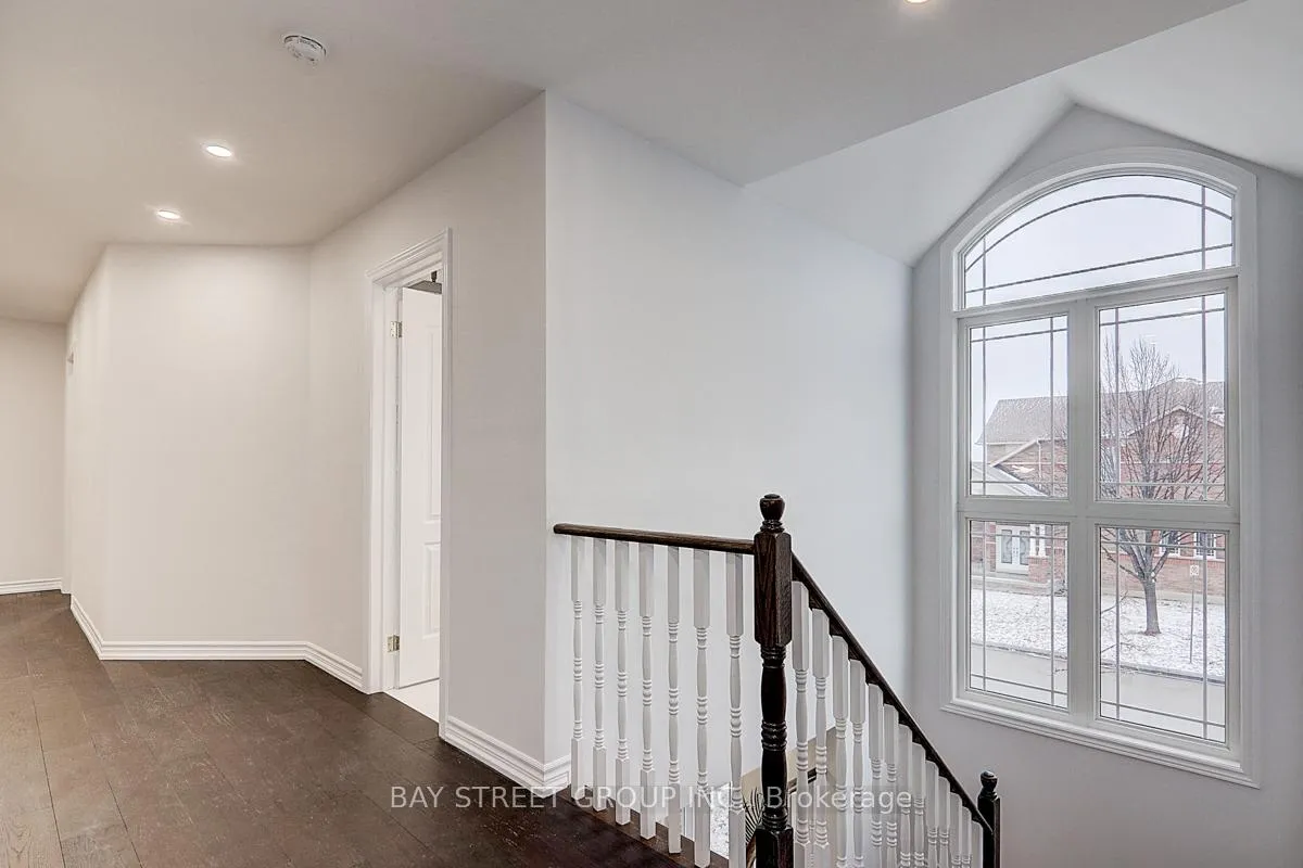 Photo 13 of 201 Bilbrough Street, Aurora, Bayview Northeast — HOMEH
