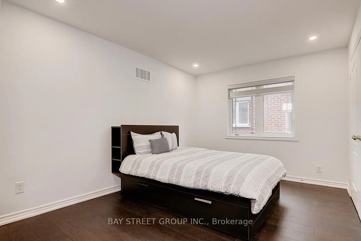 Photo 20 of 201 Bilbrough Street, Aurora, Bayview Northeast — HOMEH