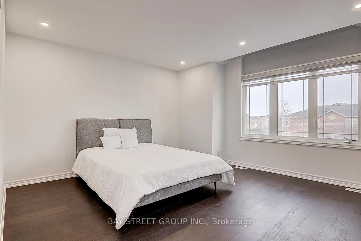 Photo 21 of 201 Bilbrough Street, Aurora, Bayview Northeast — HOMEH