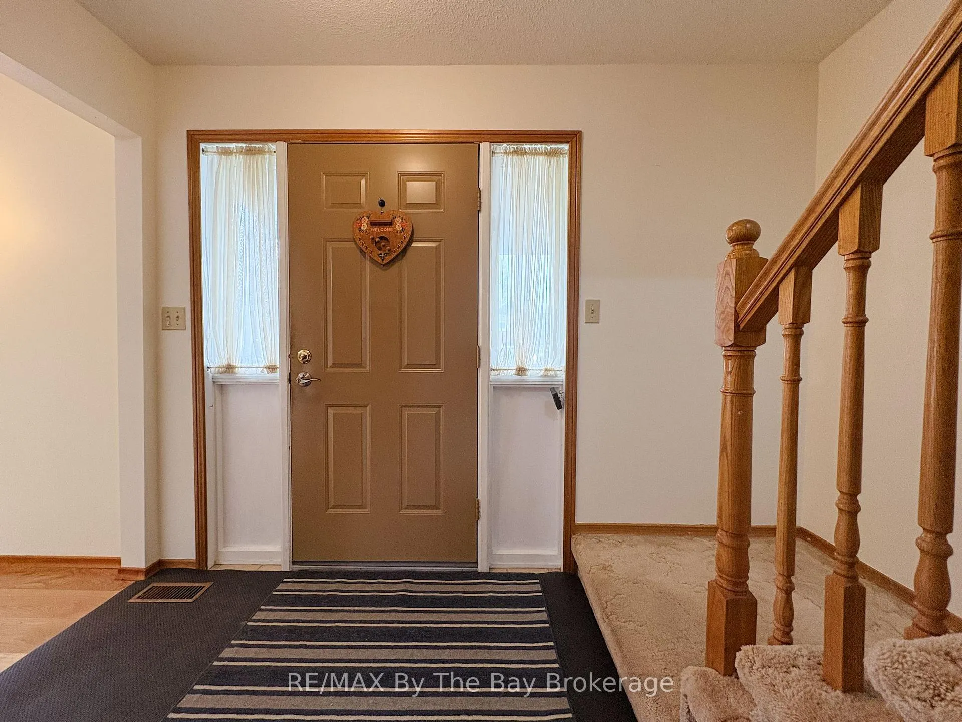 Photo 2 of 213 Sunnidale Street, Clearview, Stayner — HOMEH