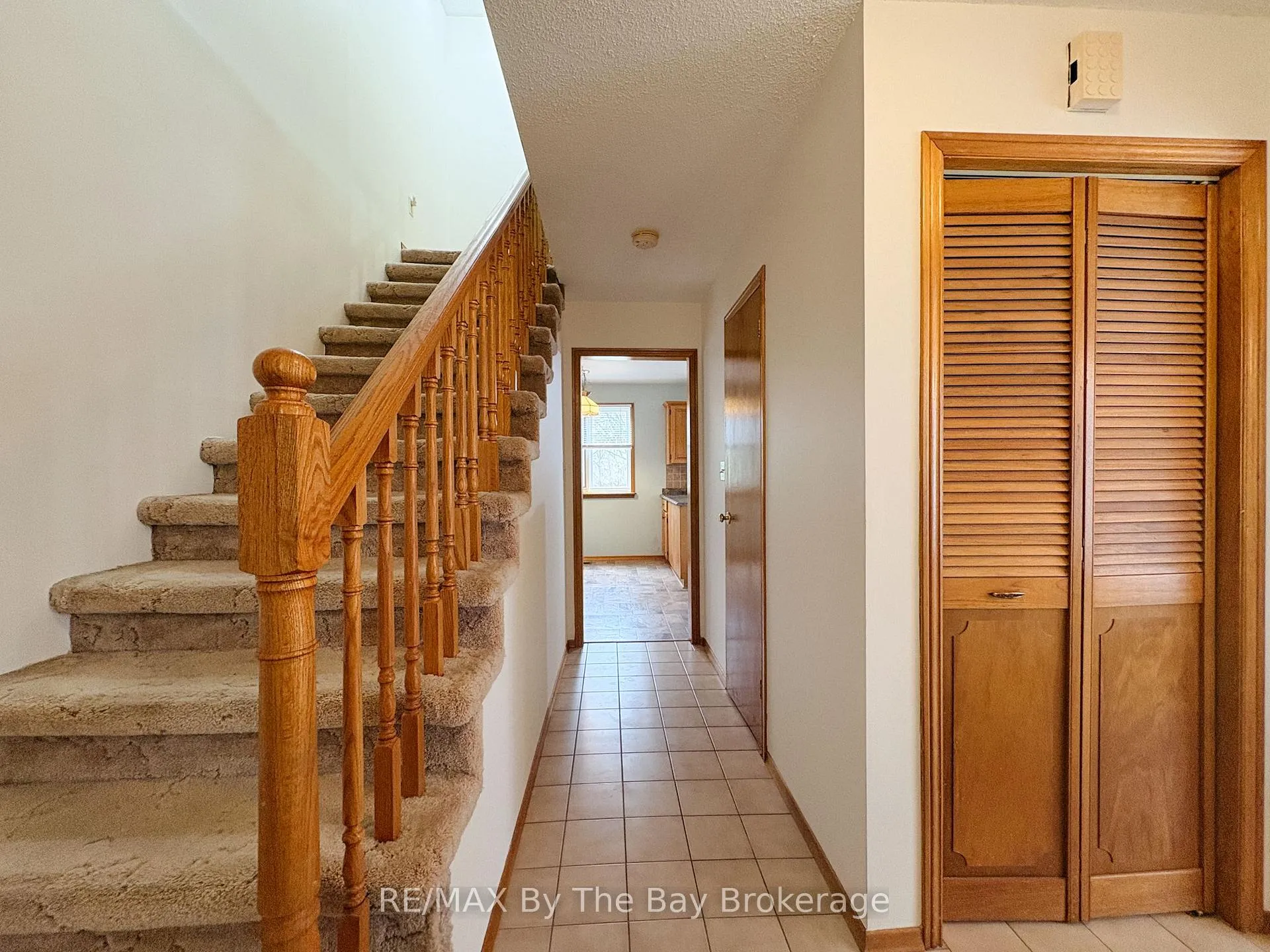 Photo 3 of 213 Sunnidale Street, Clearview, Stayner — HOMEH