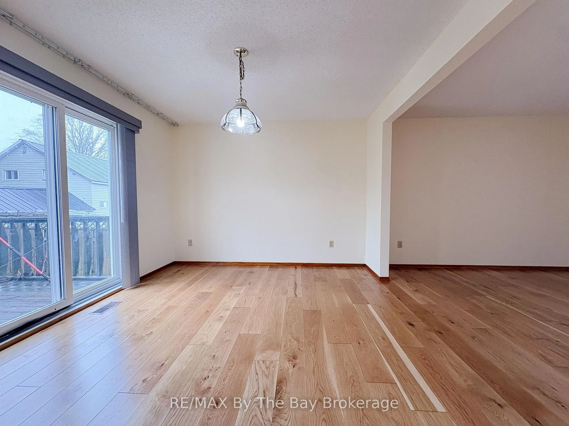 Photo 8 of 213 Sunnidale Street, Clearview, Stayner — HOMEH