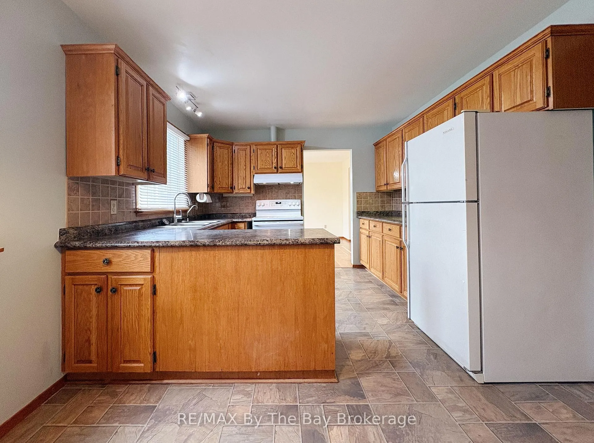 Photo 10 of 213 Sunnidale Street, Clearview, Stayner — HOMEH