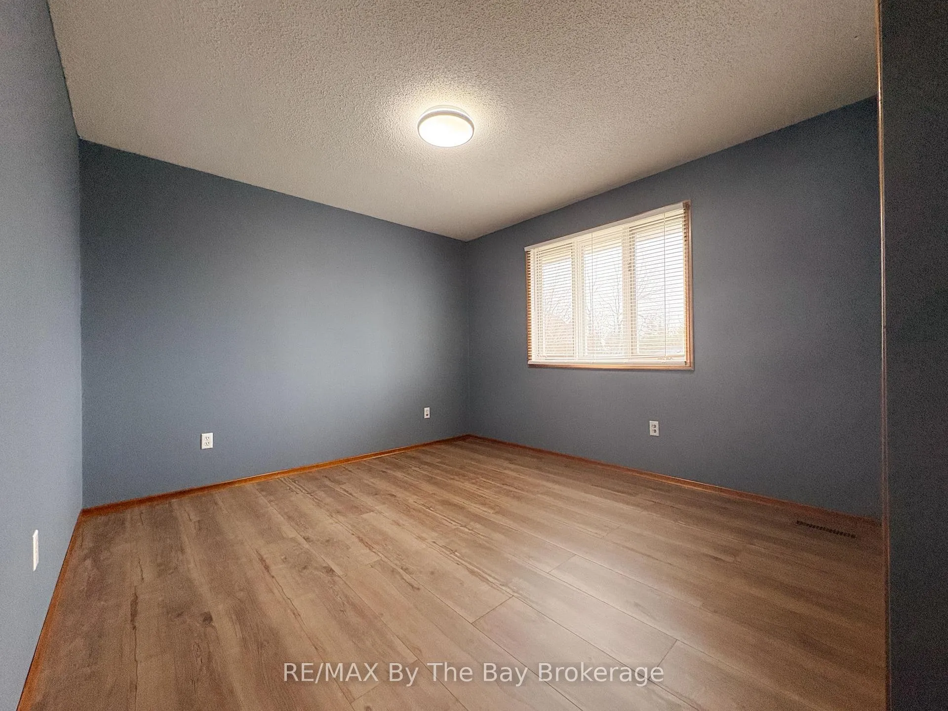 Photo 16 of 213 Sunnidale Street, Clearview, Stayner — HOMEH