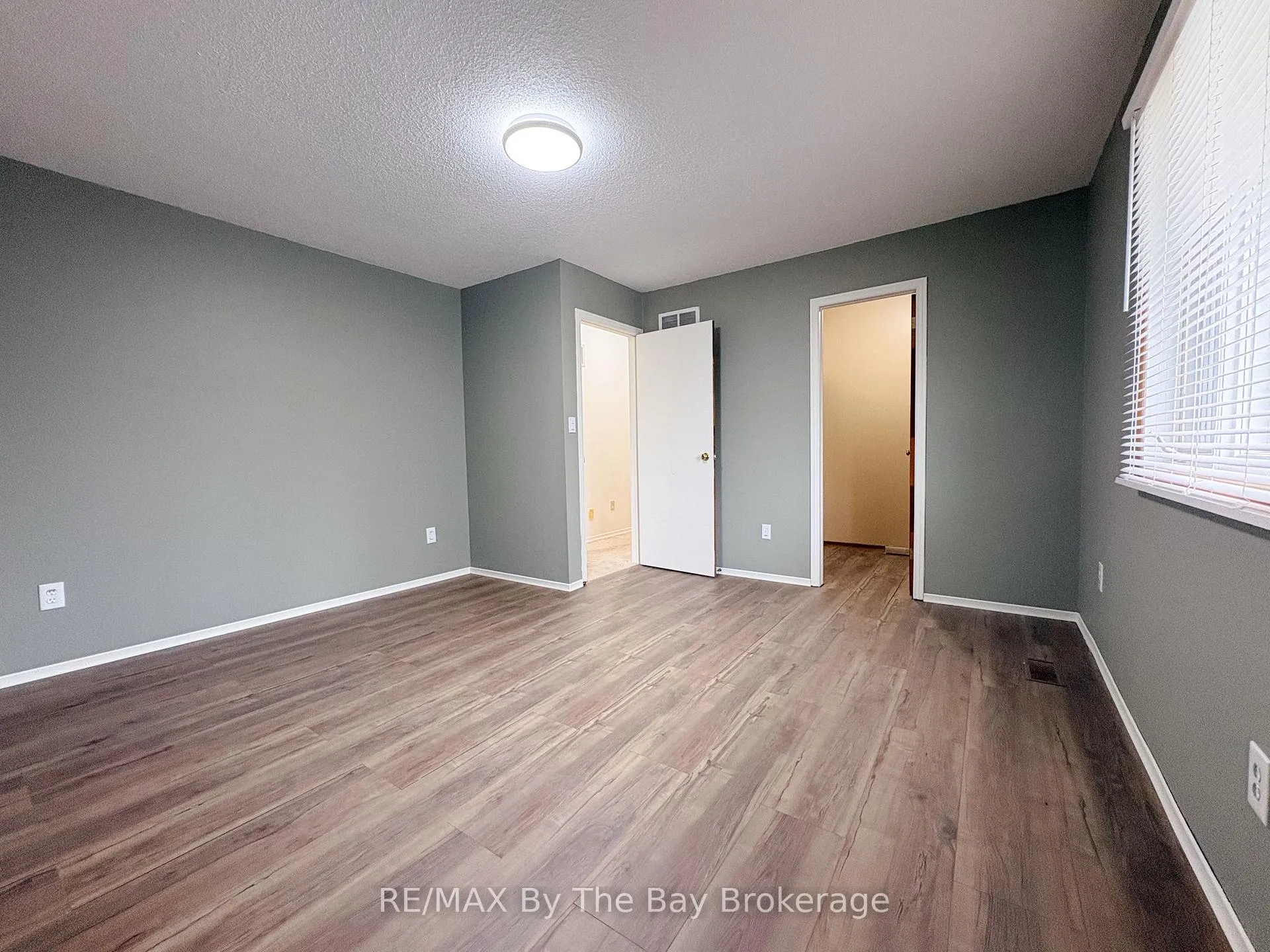 Photo 18 of 213 Sunnidale Street, Clearview, Stayner — HOMEH