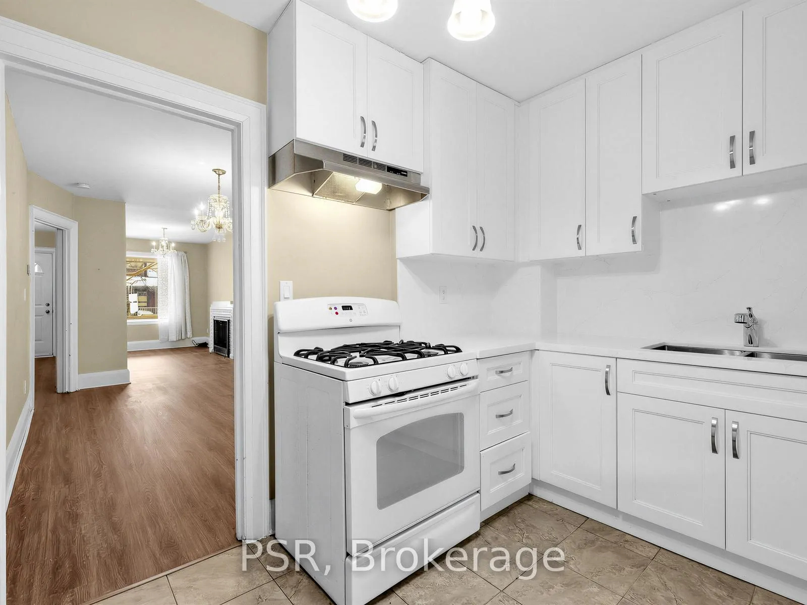 Photo 10 of 459 Manor Road E, Toronto, Mount Pleasant East — HOMEH