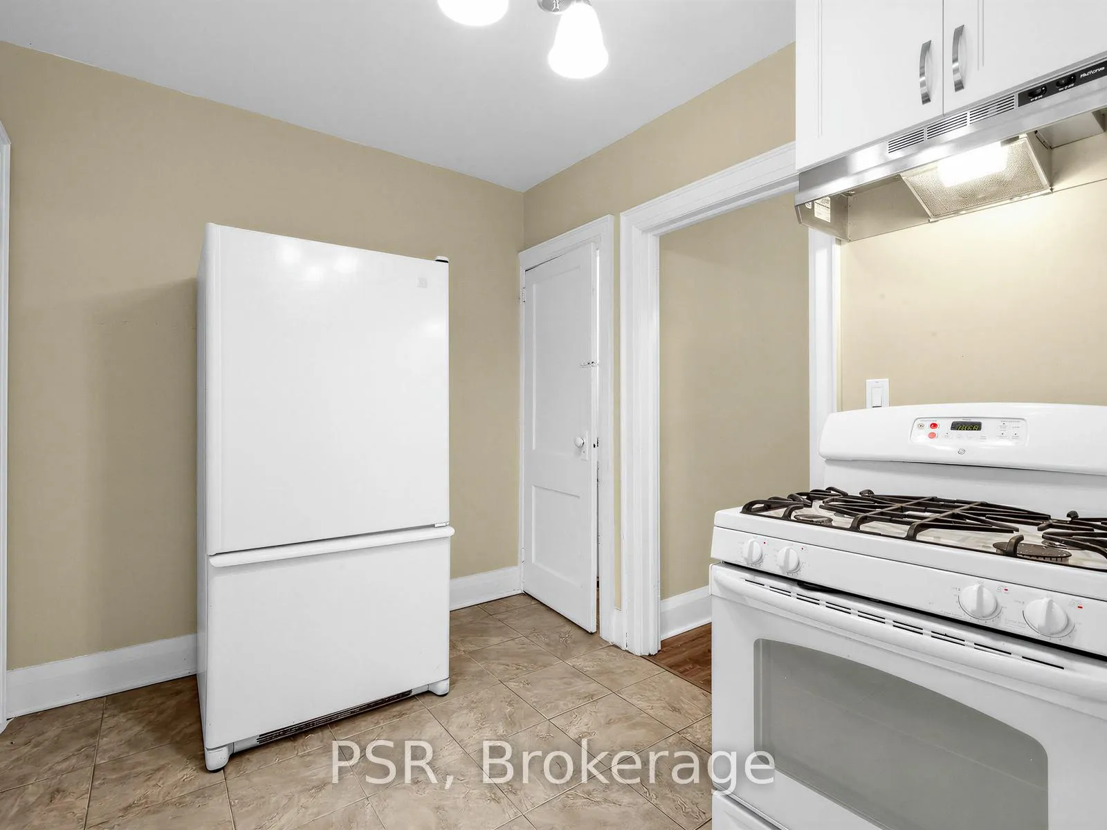 Photo 12 of 459 Manor Road E, Toronto, Mount Pleasant East — HOMEH