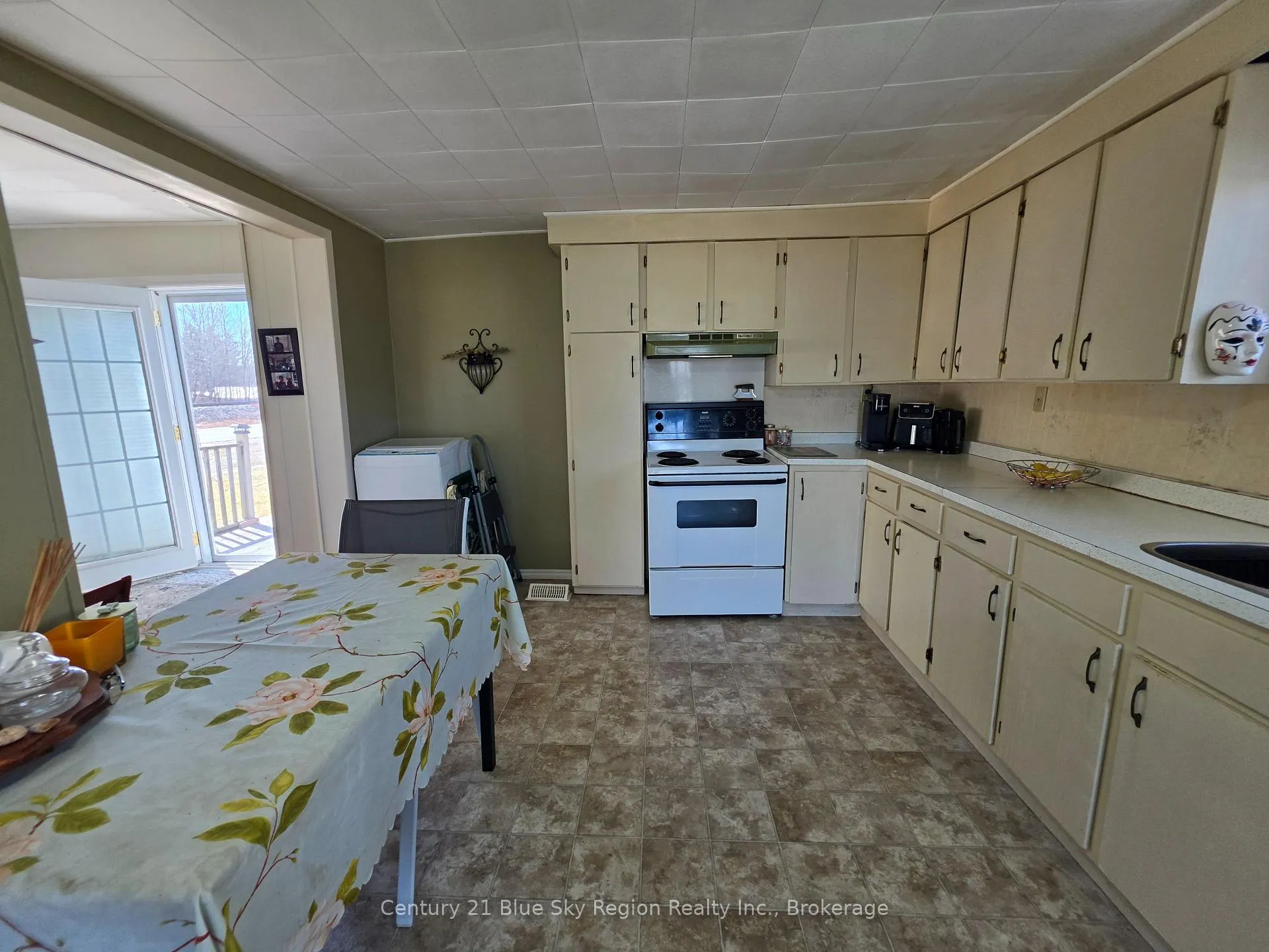 Photo 3 of 19 Gingras Avenue, West Nipissing, Verner — HOMEH