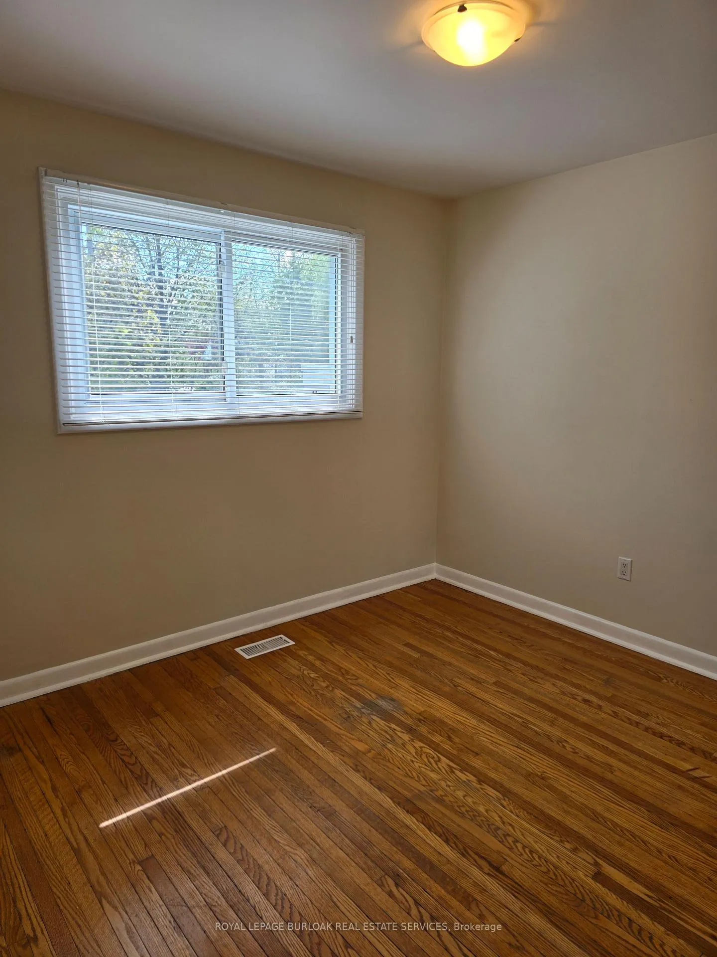 Photo 10 of Unit 1, 712 Ross Street, Burlington, Brant — HOMEH