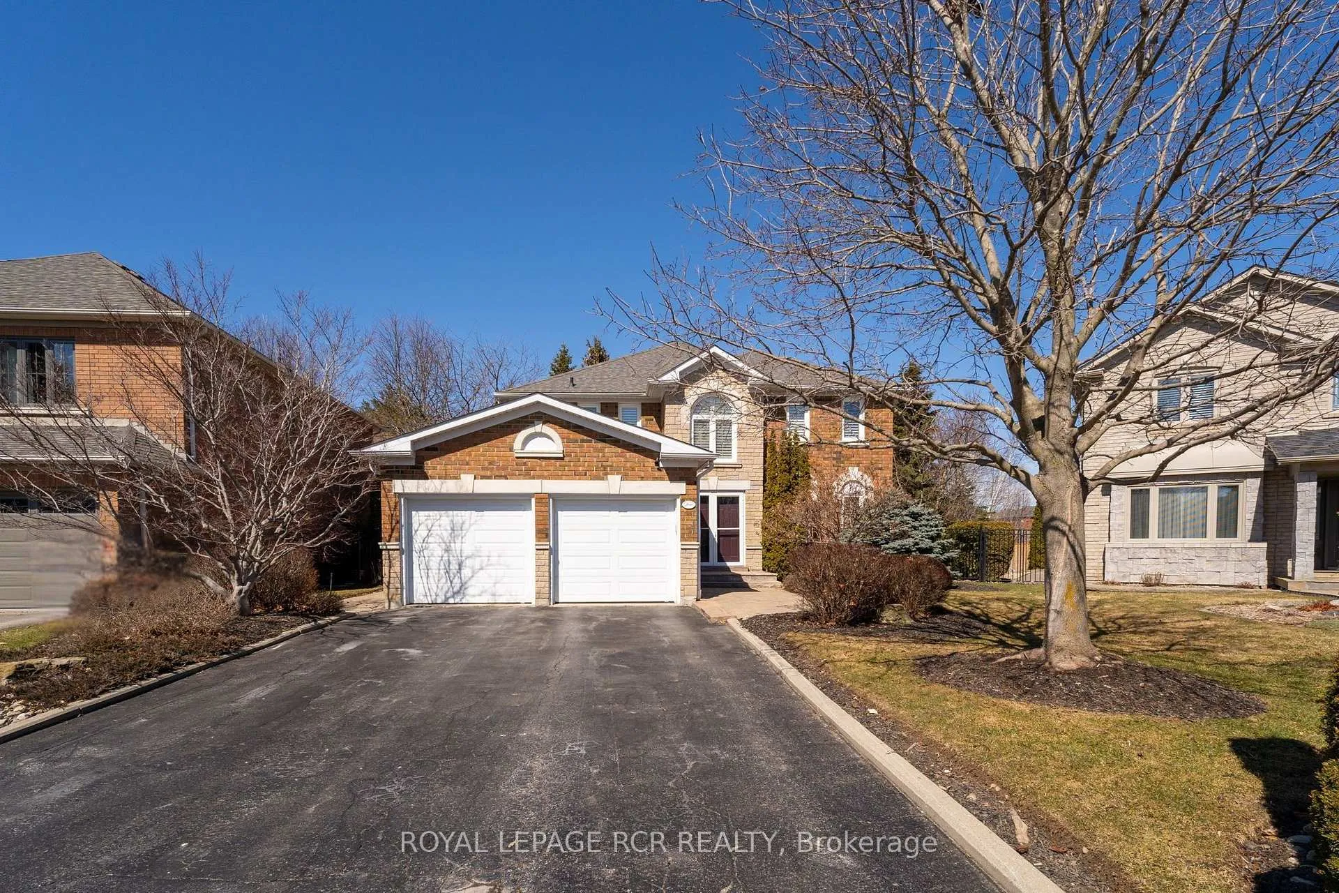 Photo 2 of 4 Vantagebrook Court, Caledon, Bolton North — HOMEH