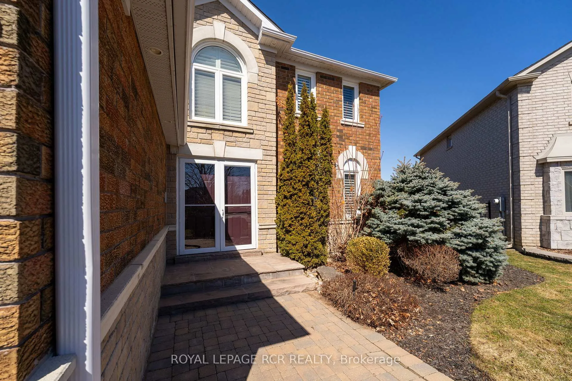 Photo 3 of 4 Vantagebrook Court, Caledon, Bolton North — HOMEH