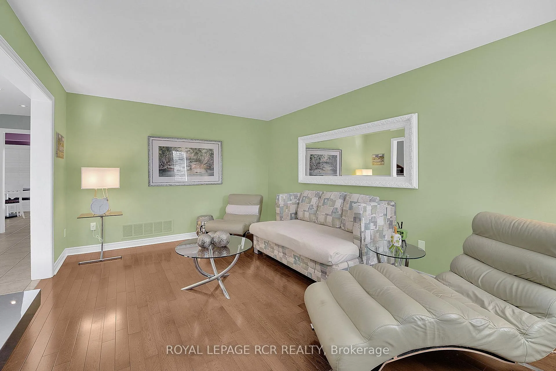 Photo 6 of 4 Vantagebrook Court, Caledon, Bolton North — HOMEH