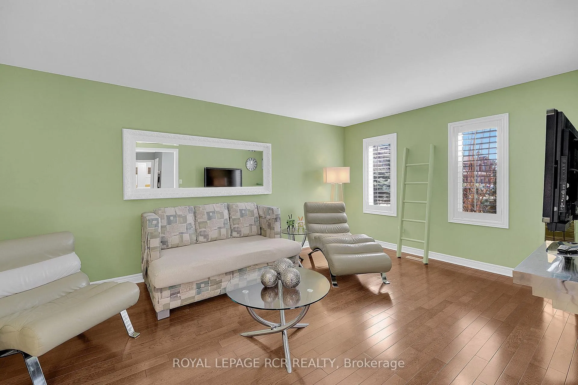 Photo 7 of 4 Vantagebrook Court, Caledon, Bolton North — HOMEH