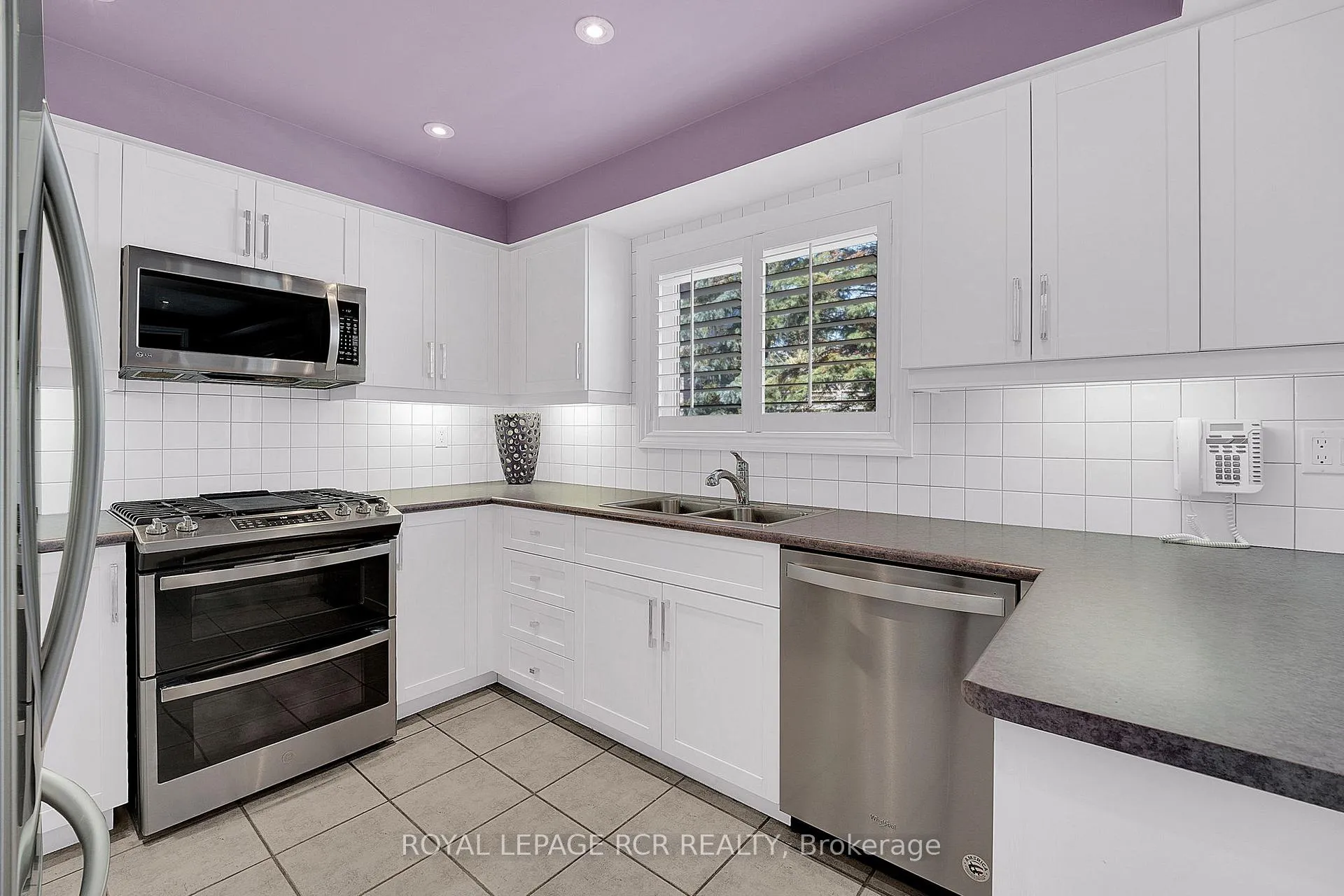 Photo 10 of 4 Vantagebrook Court, Caledon, Bolton North — HOMEH