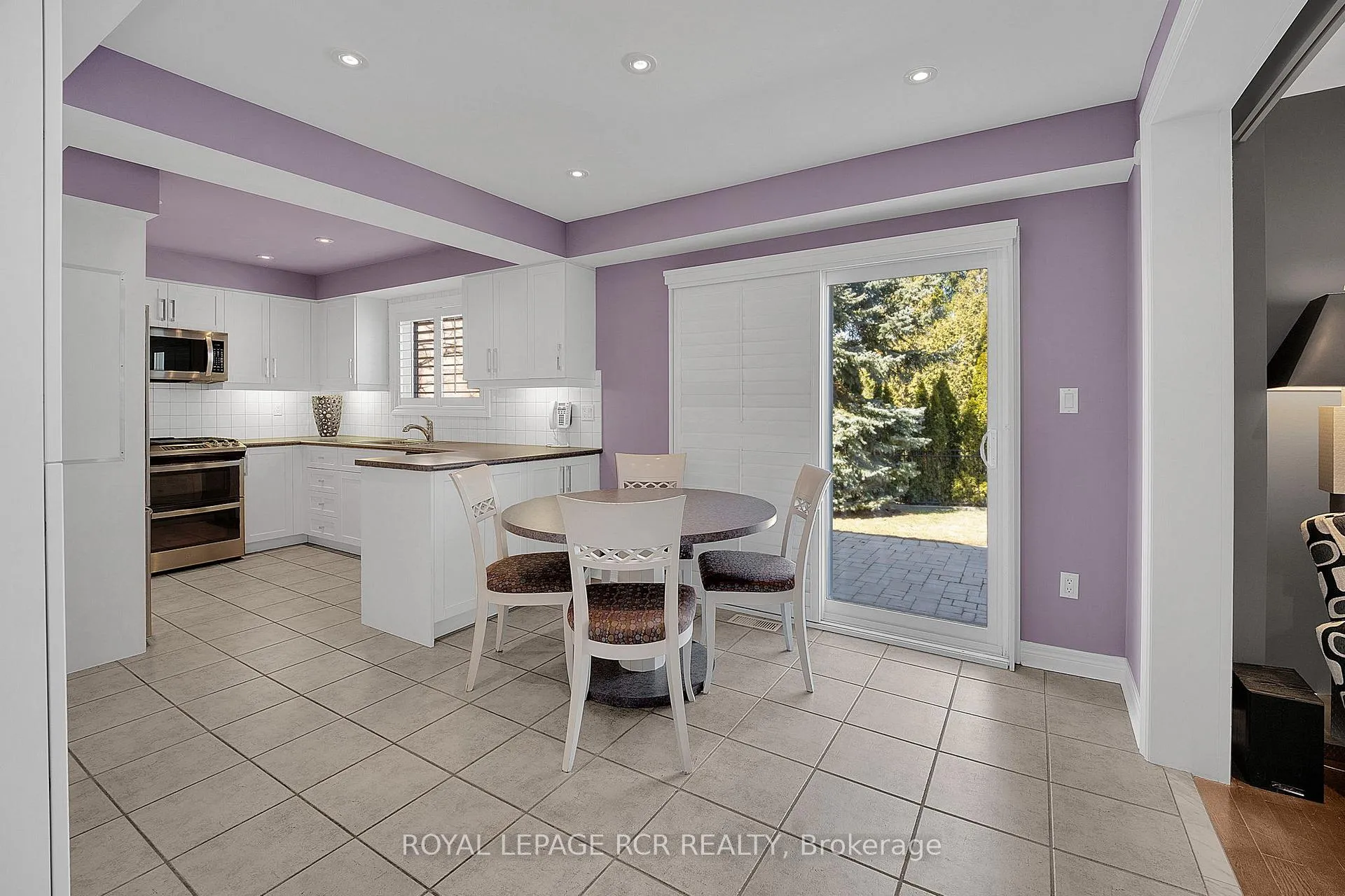 Photo 14 of 4 Vantagebrook Court, Caledon, Bolton North — HOMEH