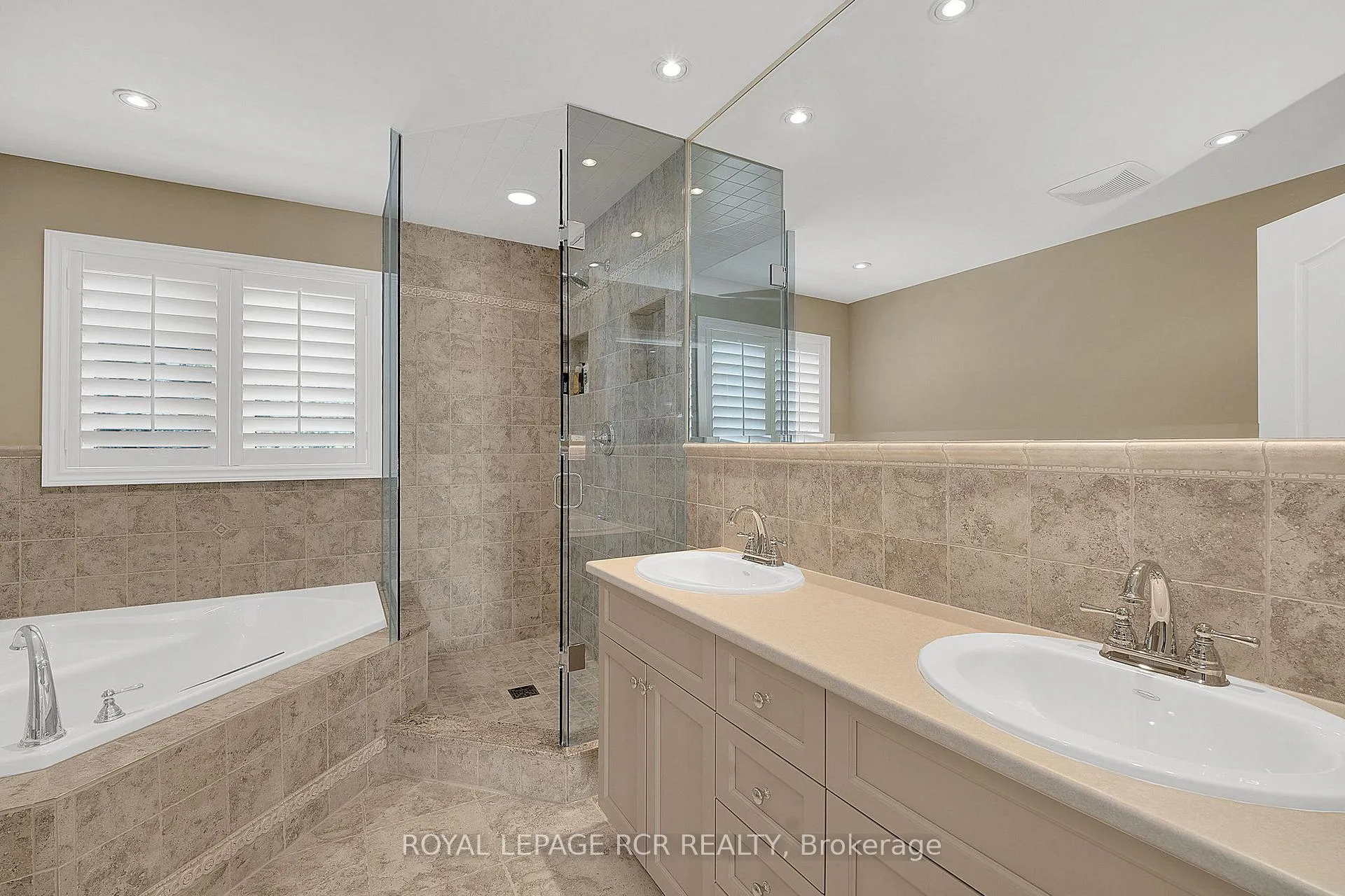 Photo 31 of 4 Vantagebrook Court, Caledon, Bolton North — HOMEH