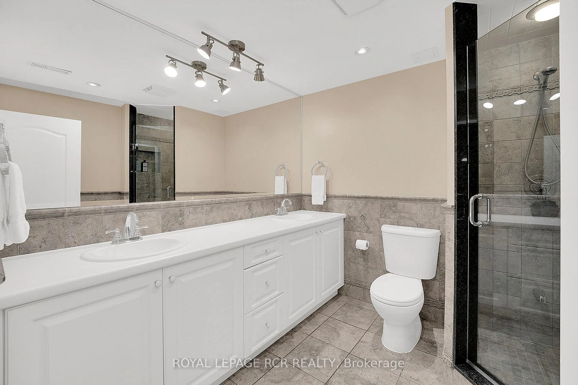 Photo 39 of 4 Vantagebrook Court, Caledon, Bolton North — HOMEH