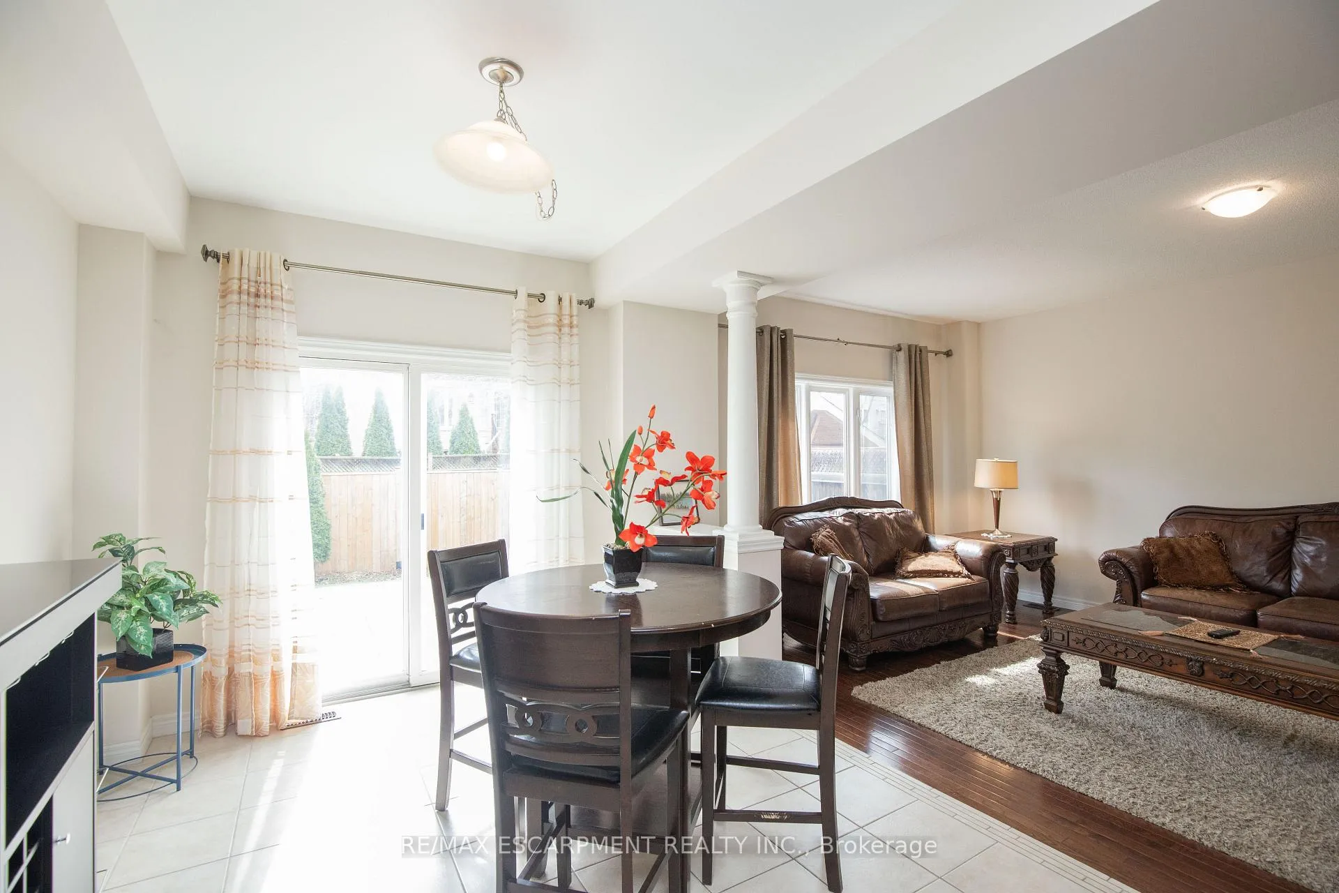 Photo 14 of 331 Stonehenge Drive, Hamilton, Meadowlands — HOMEH