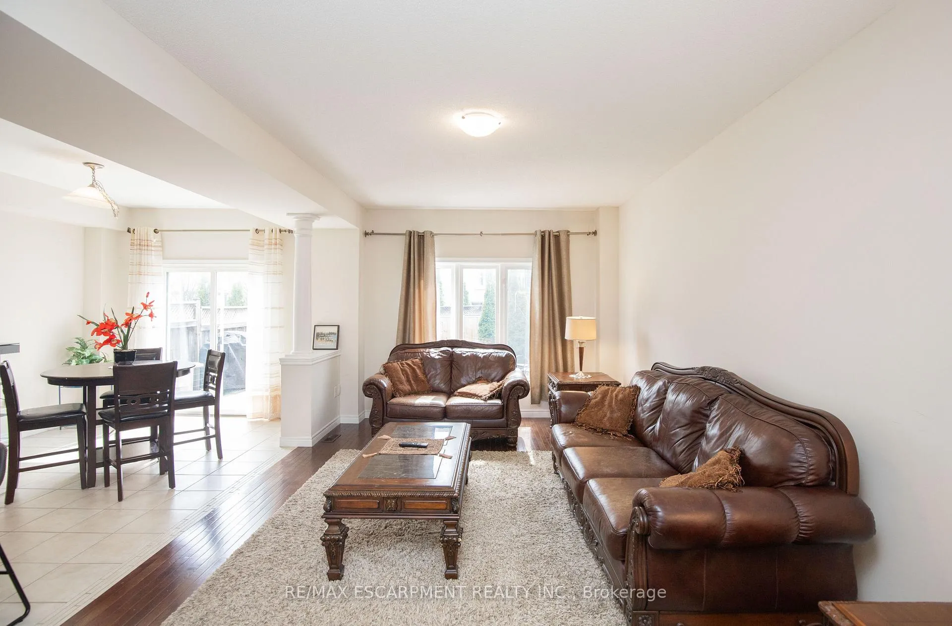 Photo 16 of 331 Stonehenge Drive, Hamilton, Meadowlands — HOMEH