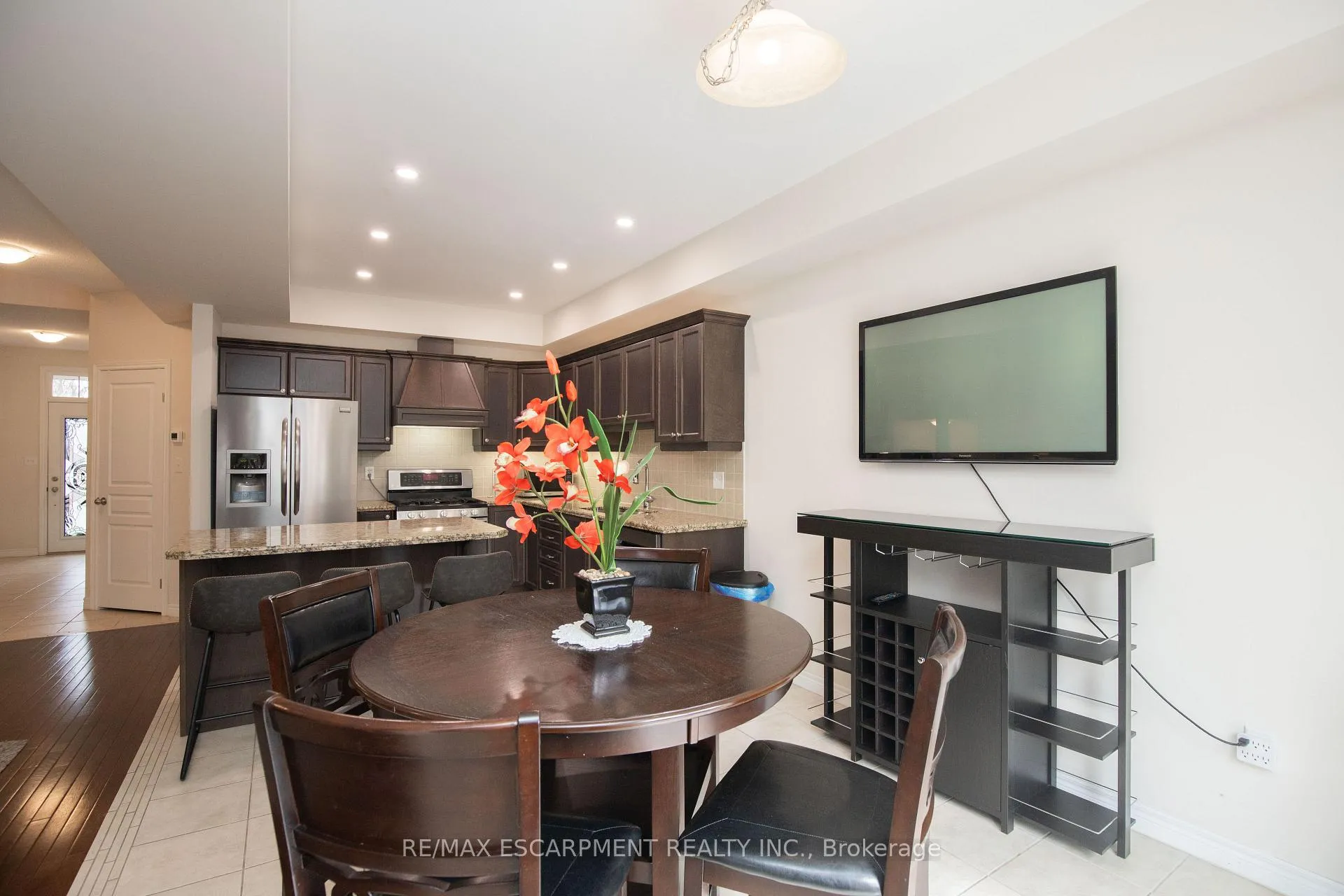 Photo 22 of 331 Stonehenge Drive, Hamilton, Meadowlands — HOMEH