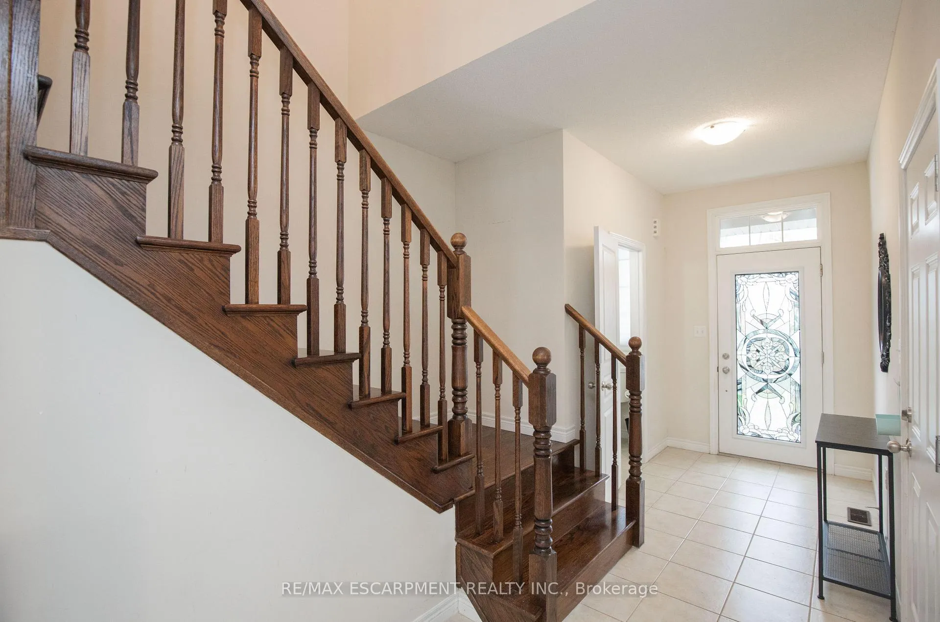 Photo 25 of 331 Stonehenge Drive, Hamilton, Meadowlands — HOMEH