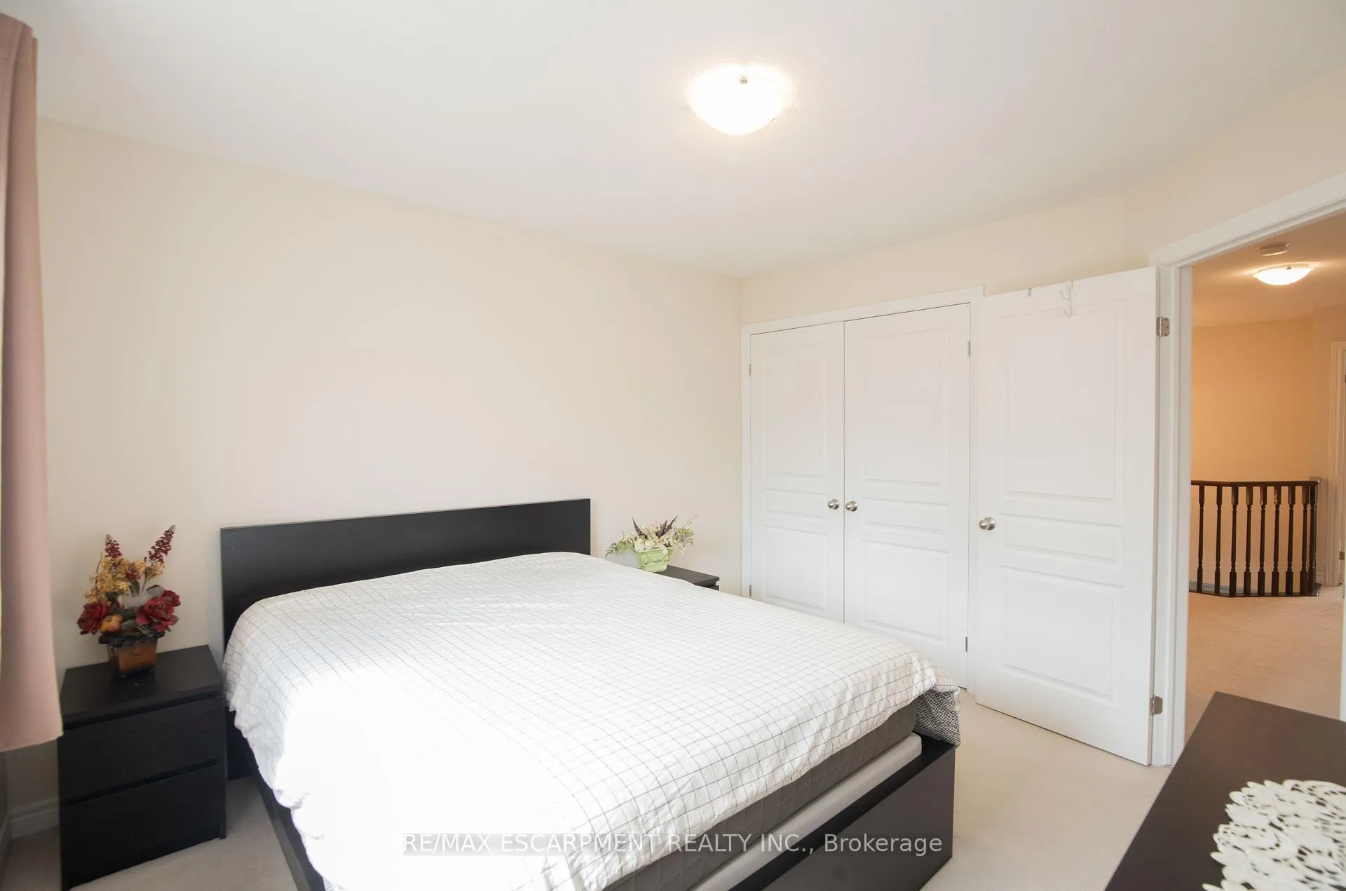 Photo 33 of 331 Stonehenge Drive, Hamilton, Meadowlands — HOMEH