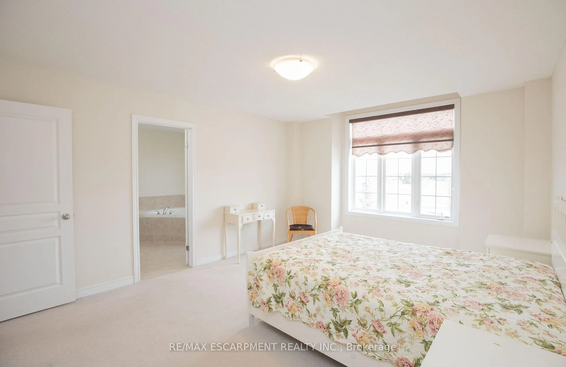 Photo 35 of 331 Stonehenge Drive, Hamilton, Meadowlands — HOMEH