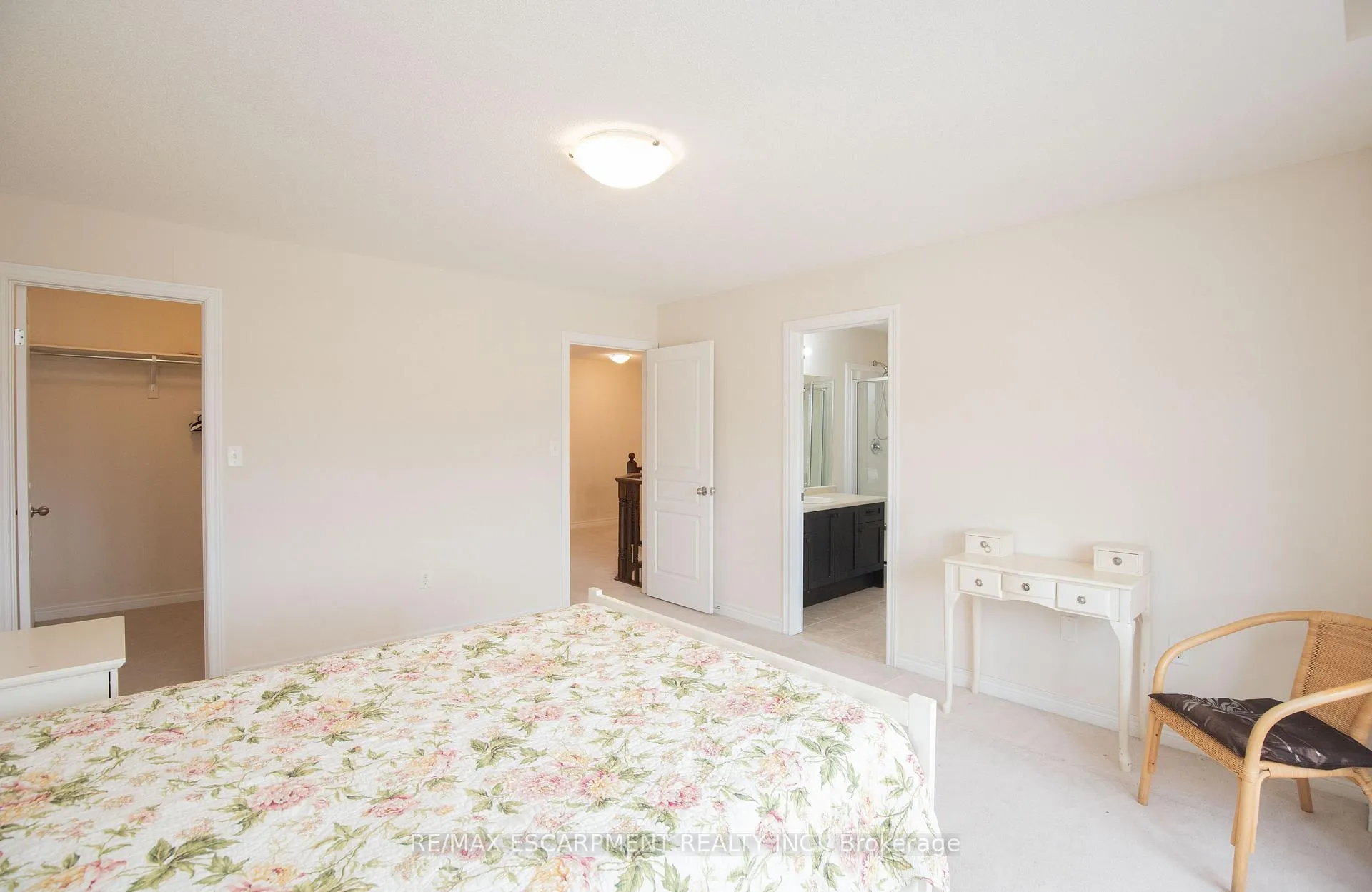 Photo 36 of 331 Stonehenge Drive, Hamilton, Meadowlands — HOMEH
