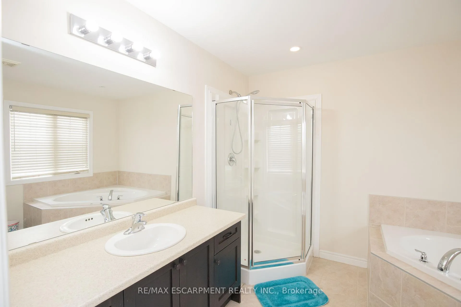 Photo 39 of 331 Stonehenge Drive, Hamilton, Meadowlands — HOMEH