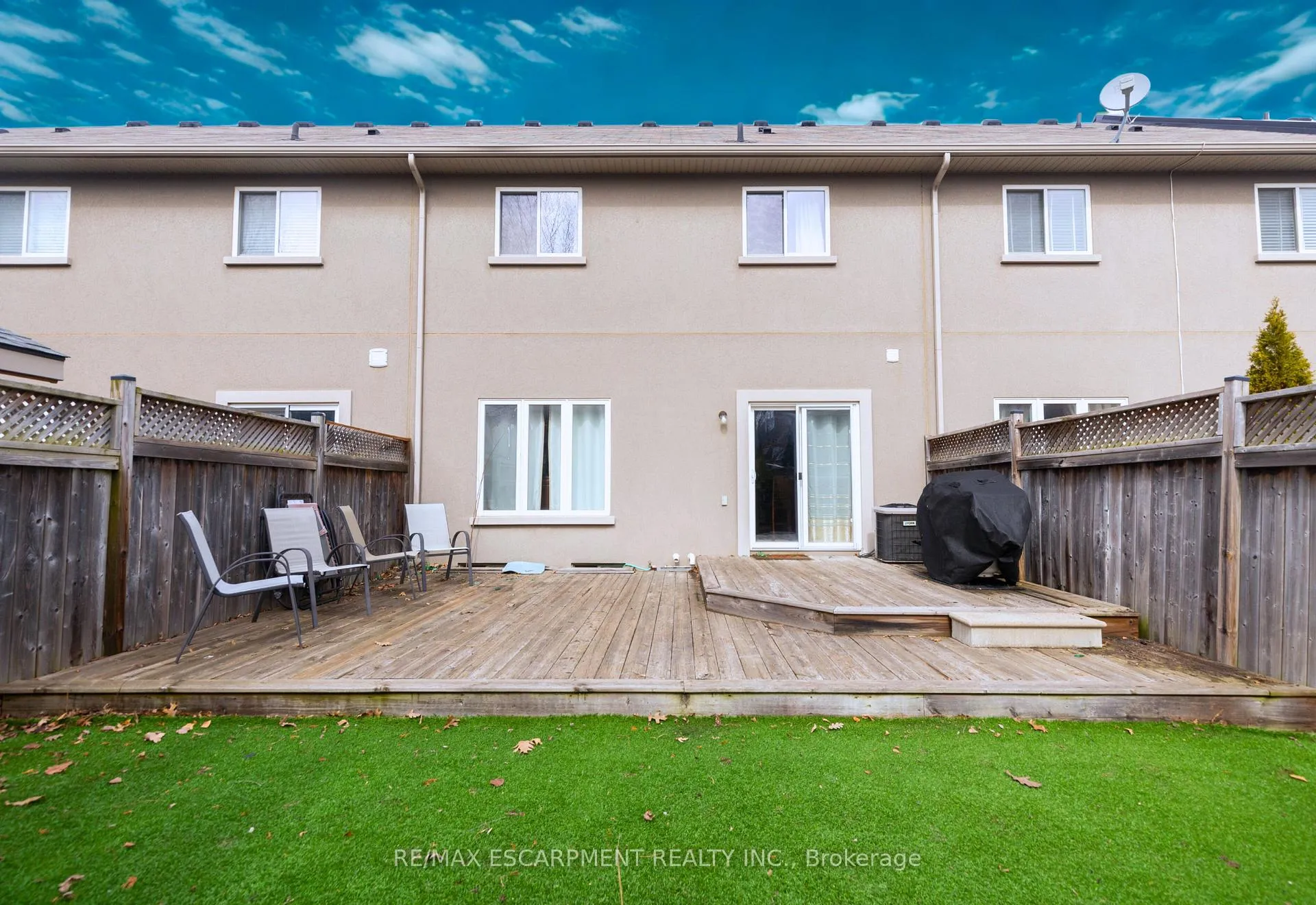 Photo 45 of 331 Stonehenge Drive, Hamilton, Meadowlands — HOMEH