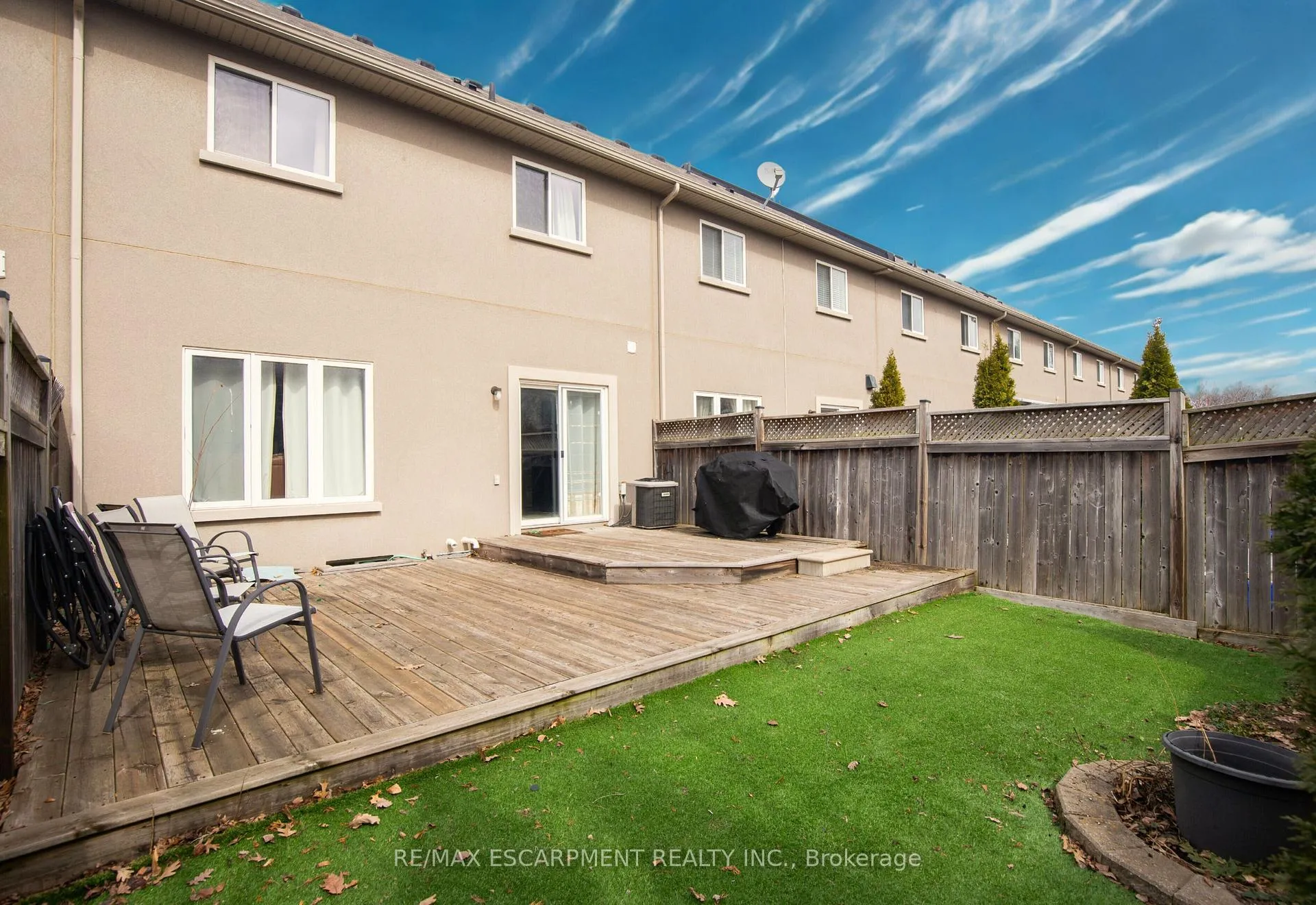 Photo 46 of 331 Stonehenge Drive, Hamilton, Meadowlands — HOMEH