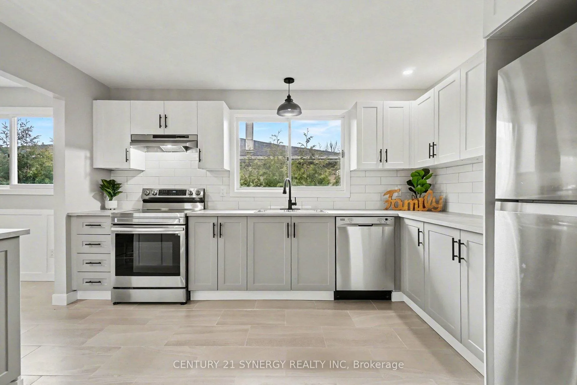 Photo 18 of 3 Ashwick Court, Ottawa, Craig Henry/Woodvale — HOMEH