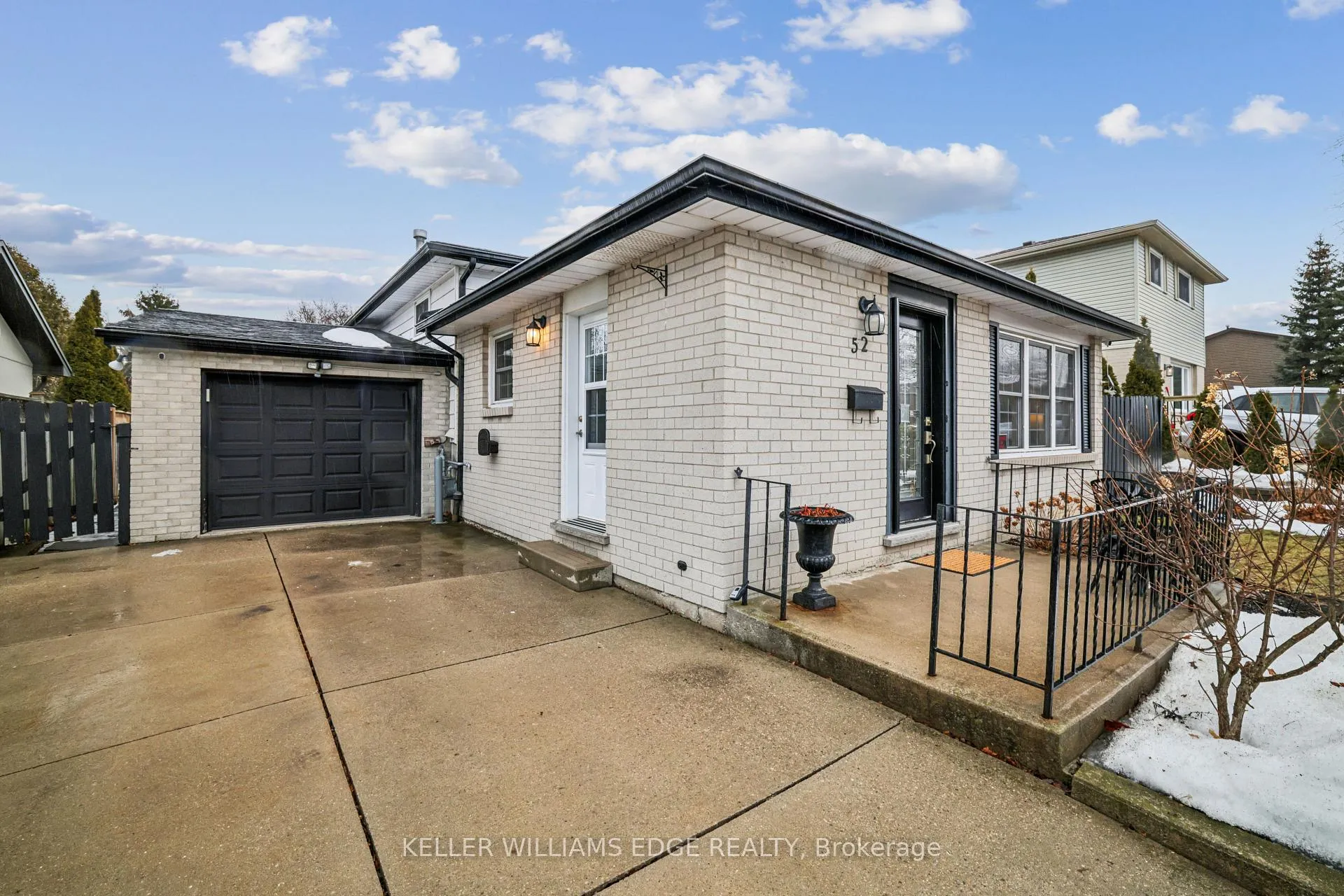 Photo 4 of 52 Belleau Street, Hamilton, Stoney Creek Mountain — HOMEH