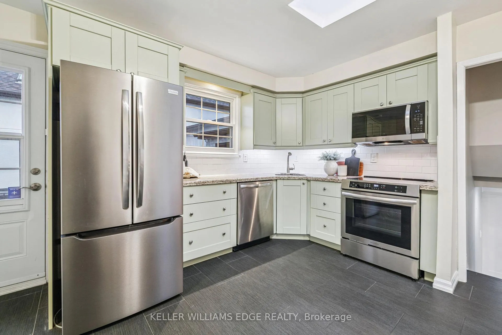 Photo 14 of 52 Belleau Street, Hamilton, Stoney Creek Mountain — HOMEH