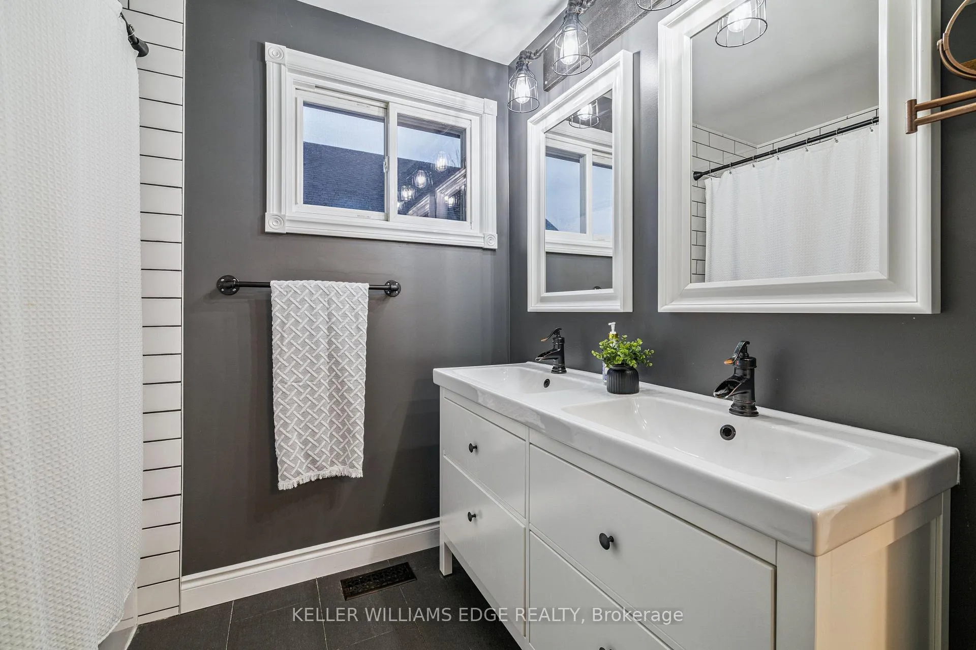 Photo 24 of 52 Belleau Street, Hamilton, Stoney Creek Mountain — HOMEH