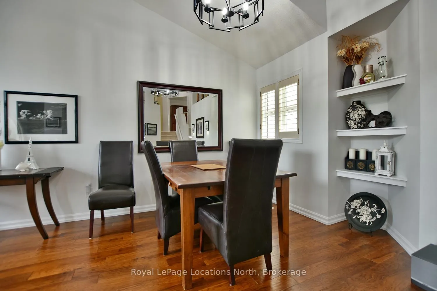 Photo 10 of 61 Barker Boulevard, Collingwood — HOMEH
