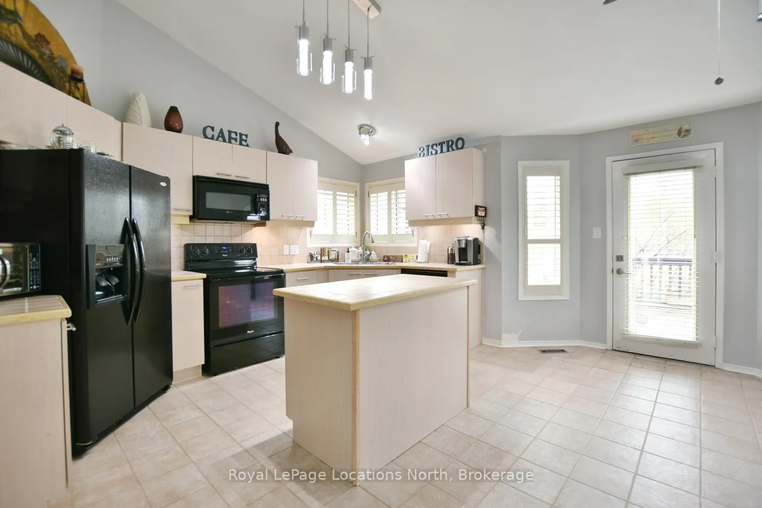 Photo 13 of 61 Barker Boulevard, Collingwood — HOMEH