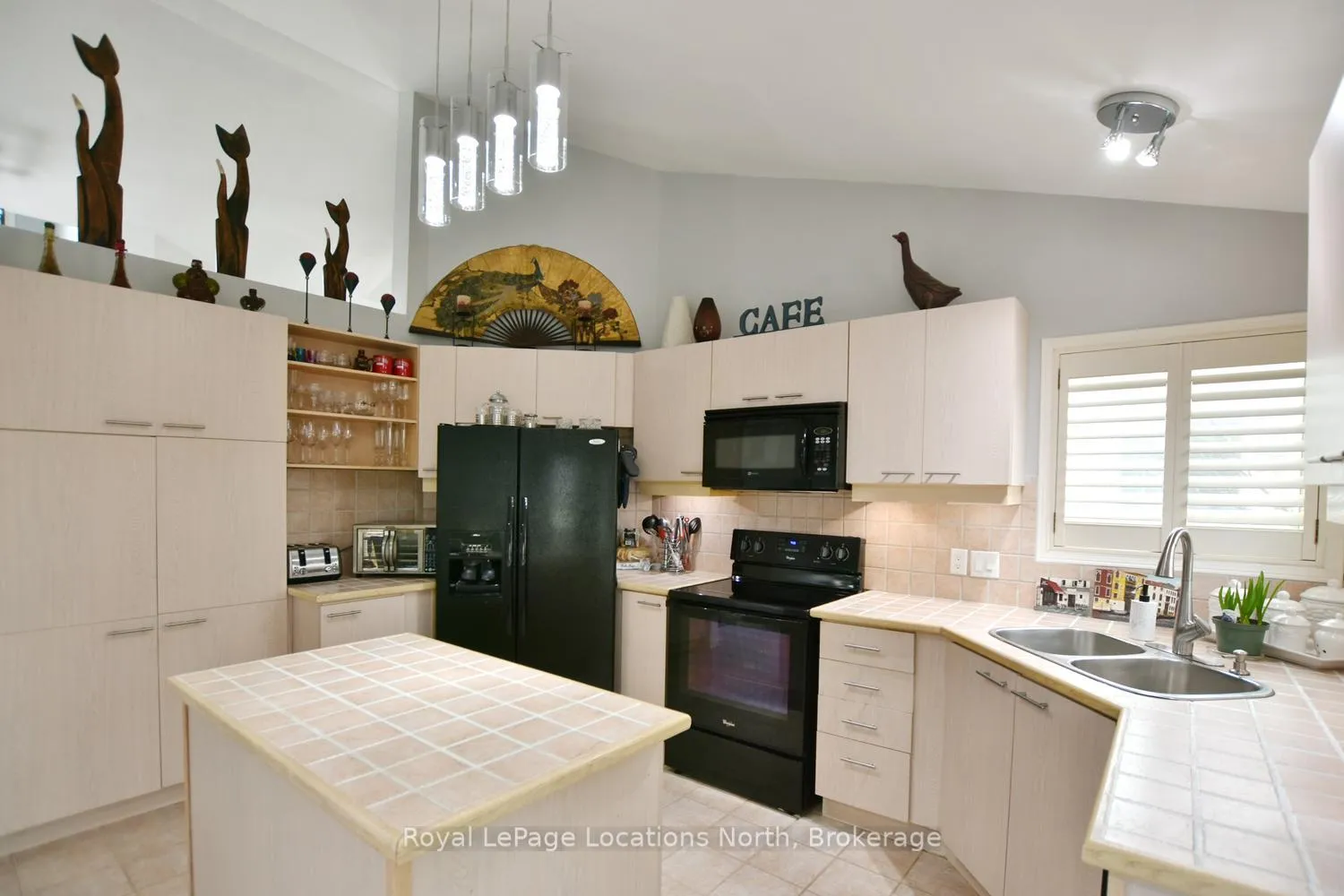 Photo 15 of 61 Barker Boulevard, Collingwood — HOMEH