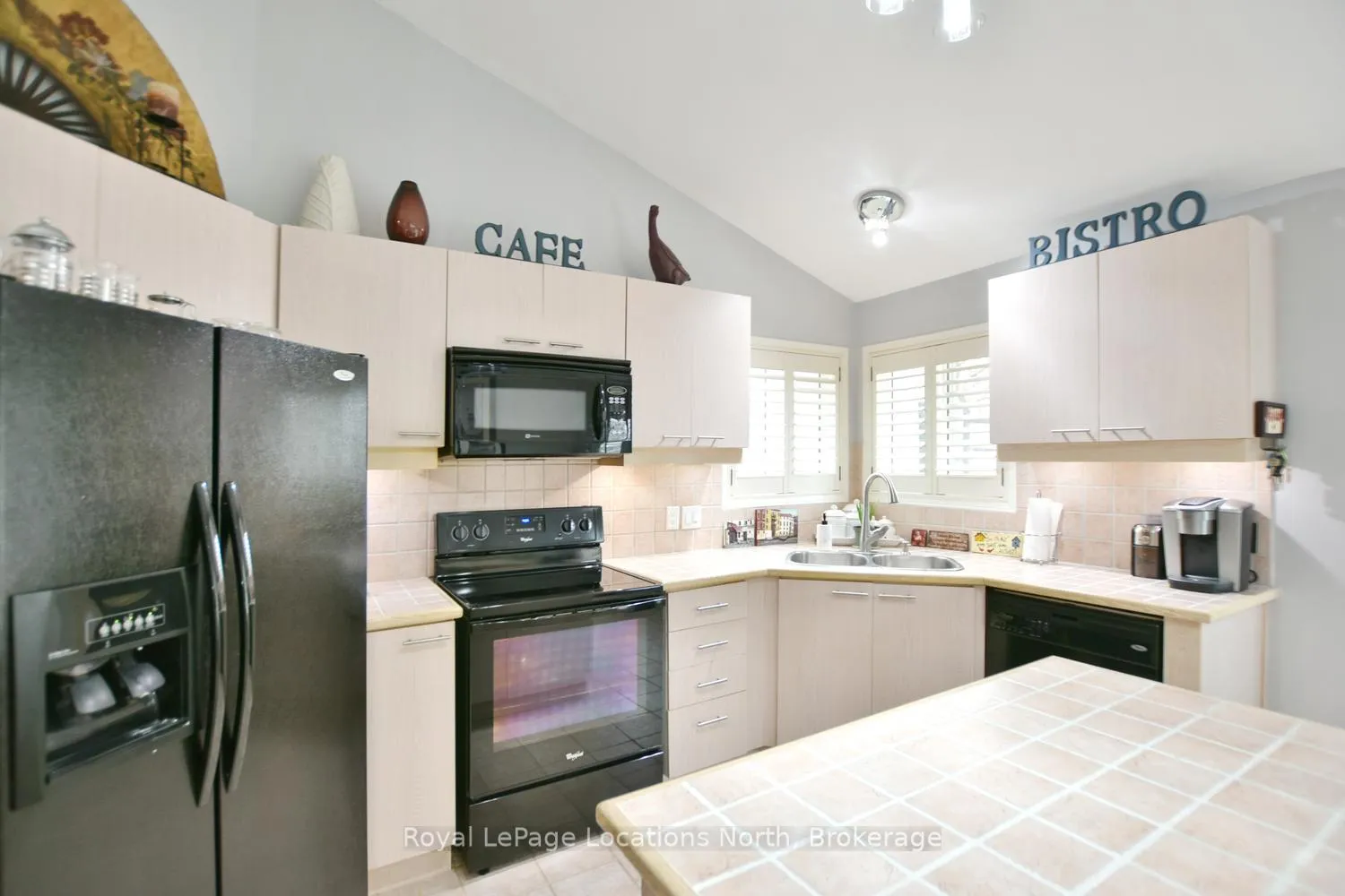 Photo 16 of 61 Barker Boulevard, Collingwood — HOMEH