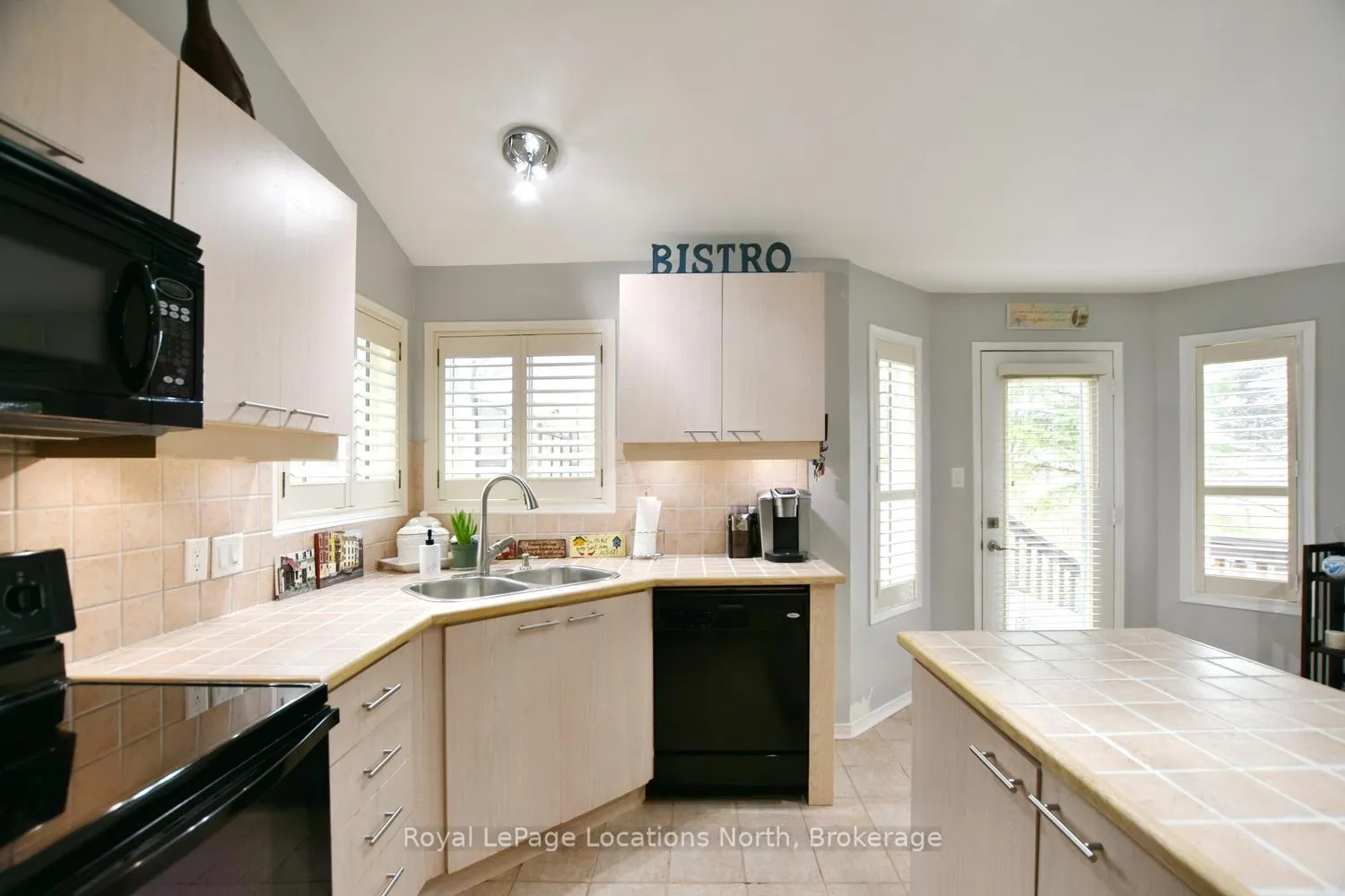 Photo 17 of 61 Barker Boulevard, Collingwood — HOMEH