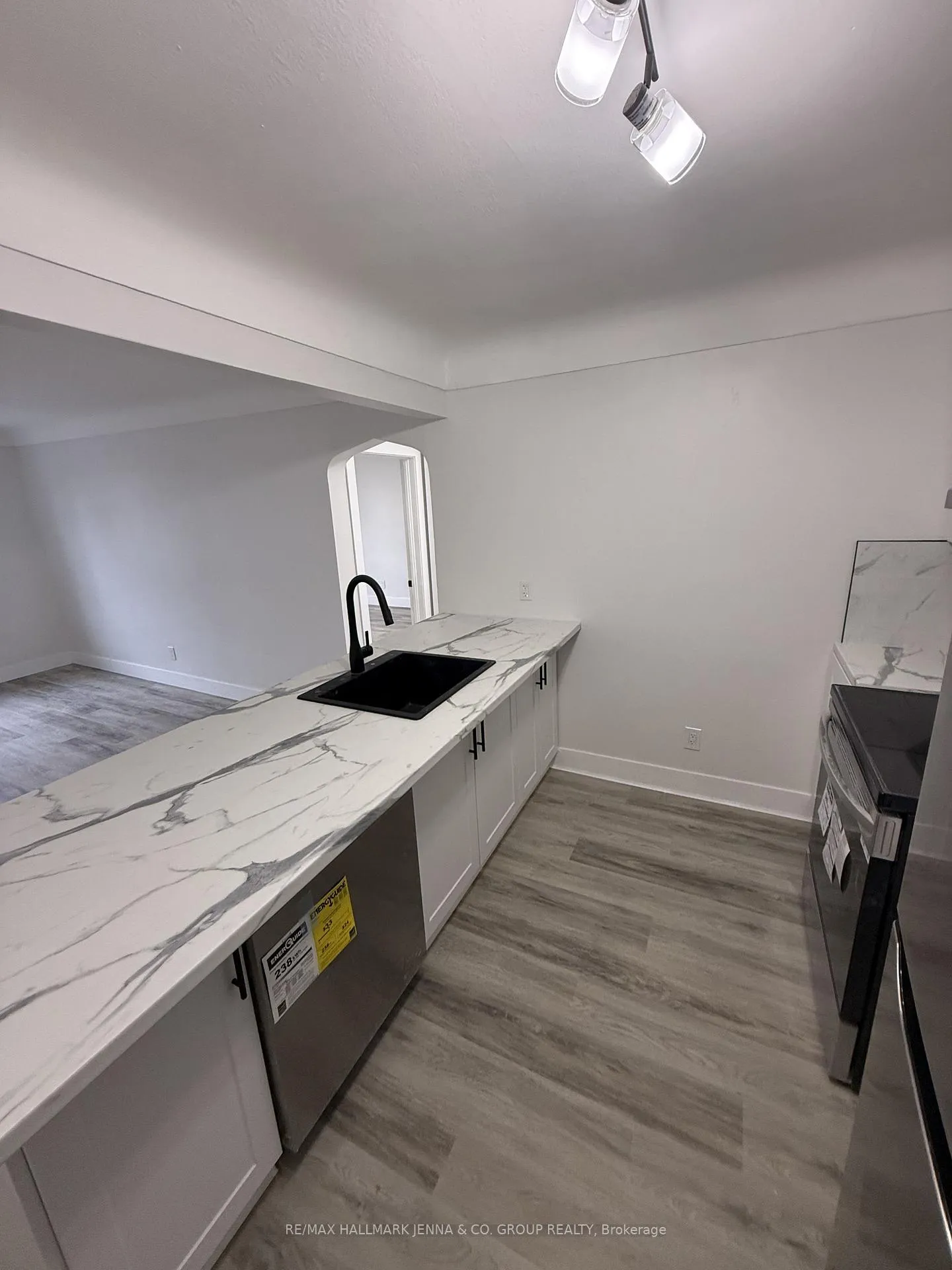 Photo 8 of Unit 3, 280 Blake Boulevard, Ottawa, Vanier — HOMEH