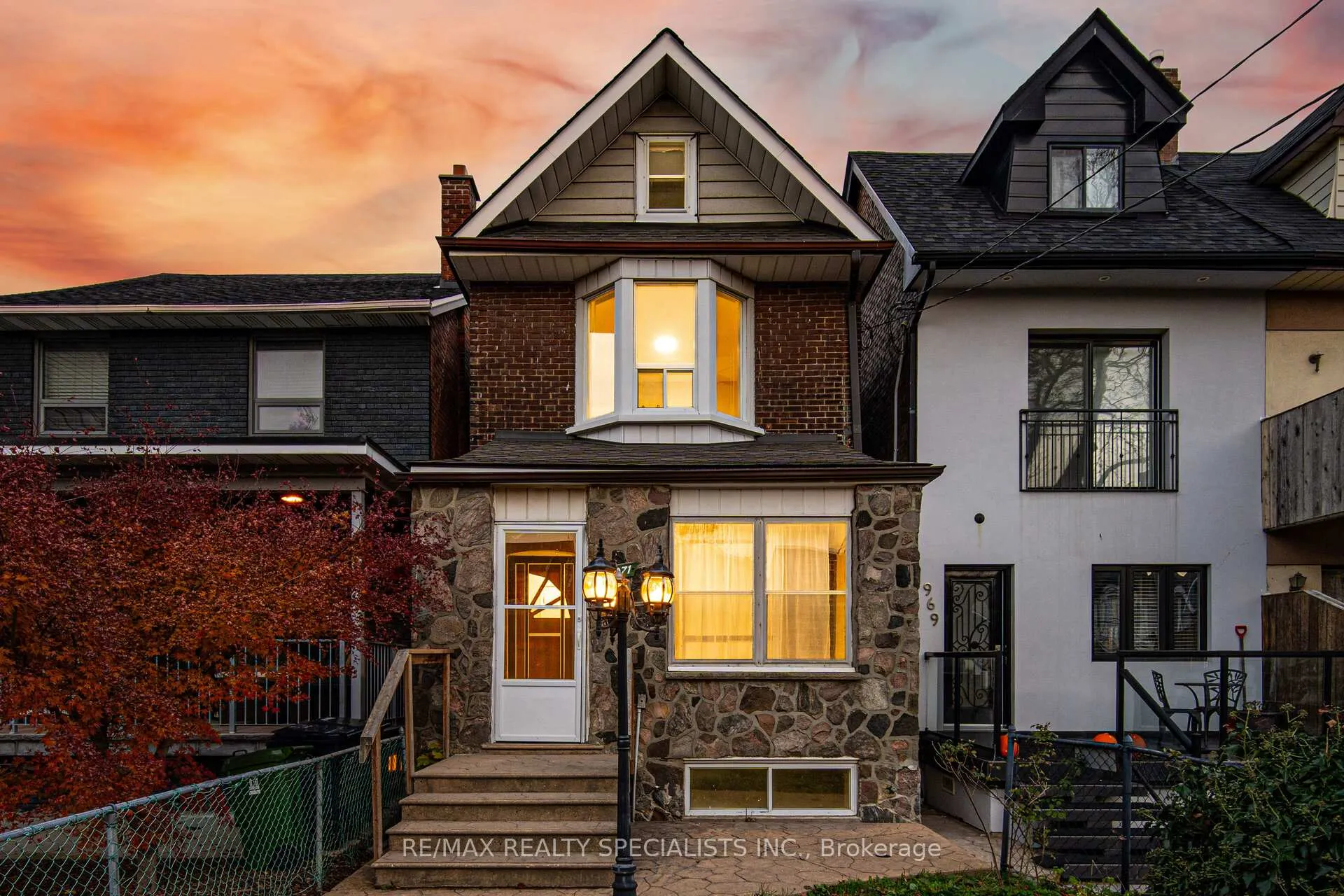 Front of 971 Saint Clarens Avenue