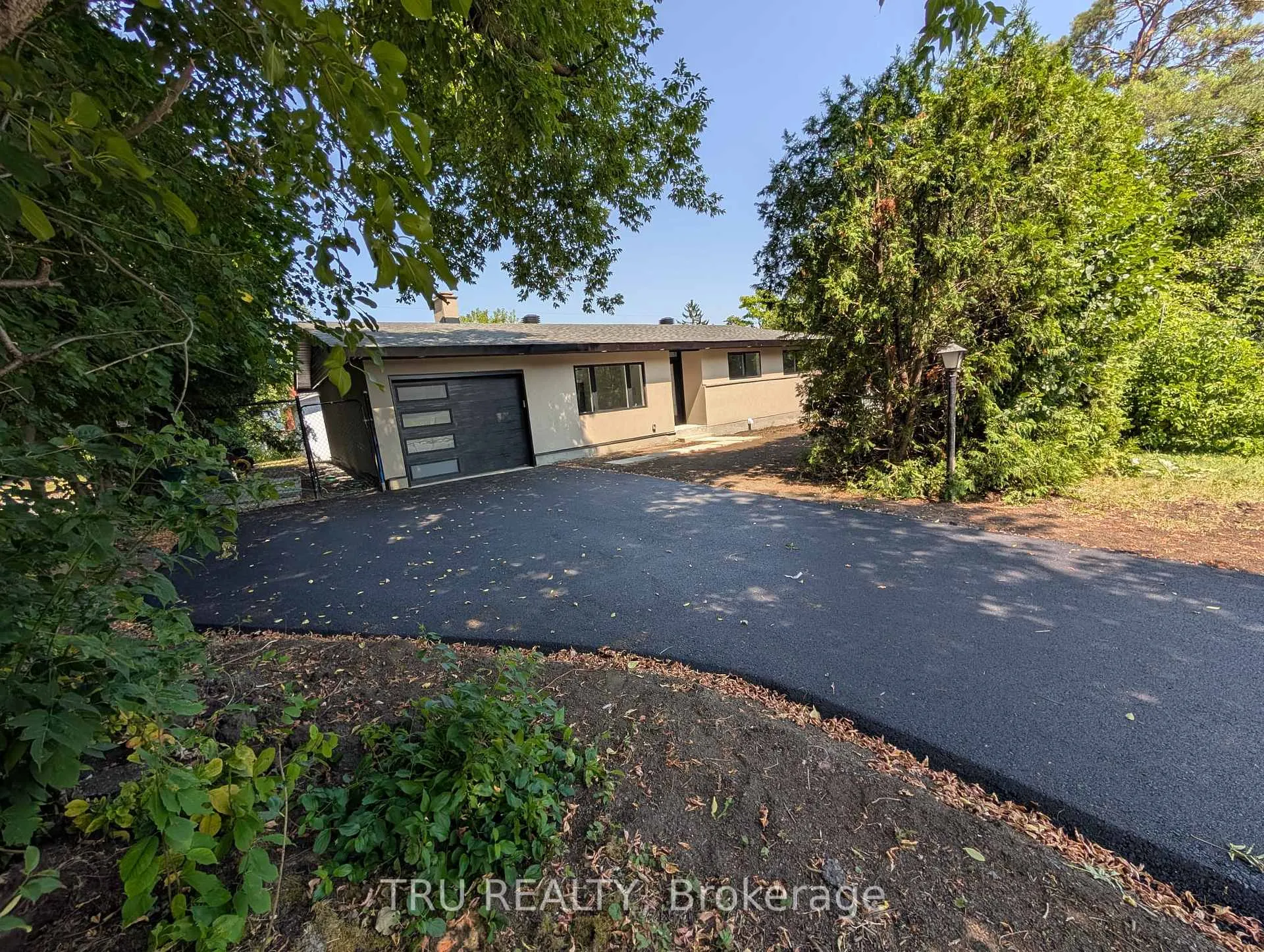 Photo 1 of 39 Sunnycrest Drive, Ottawa, City View/Skyline/Fisher Heights/Parkwood Hills — HOMEH