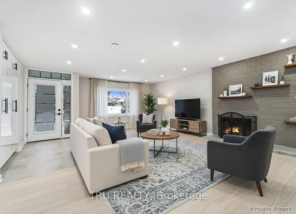 Photo 4 of 39 Sunnycrest Drive, Ottawa, City View/Skyline/Fisher Heights/Parkwood Hills — HOMEH